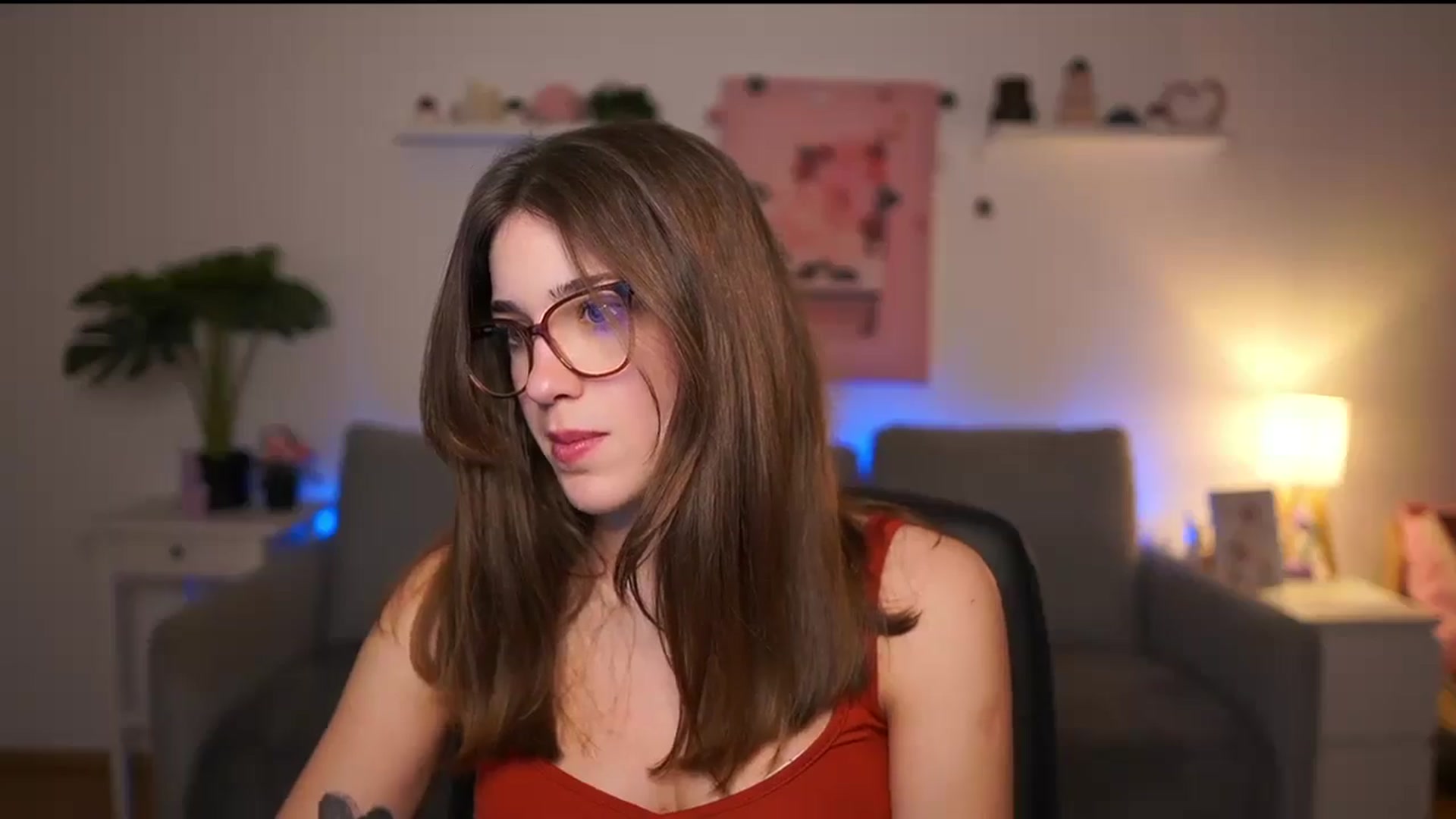 Gallery image thumbnail from Kissiecat's myfreecams stream on, 02/10/2026, 14:49 image 13 of 20
