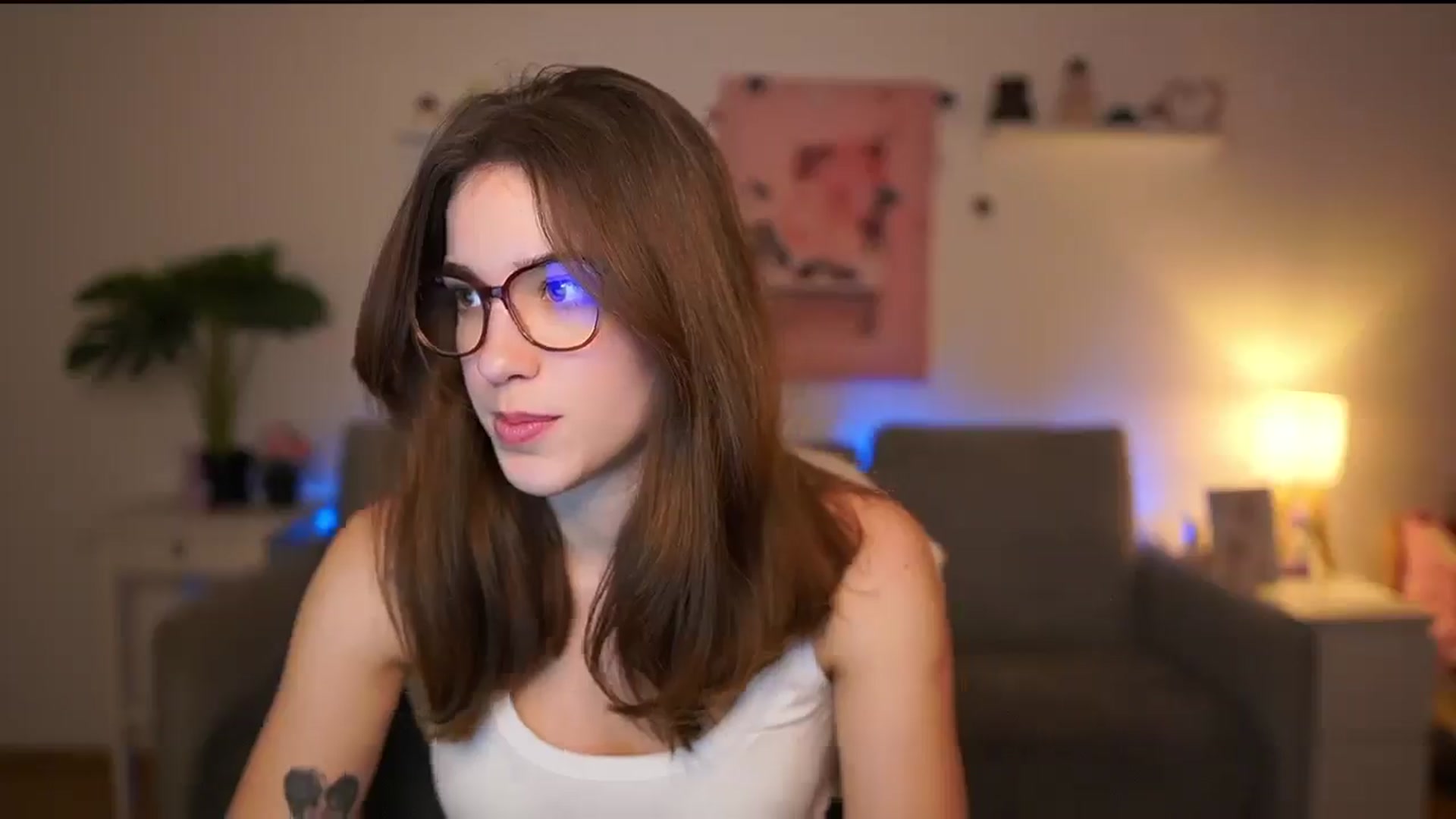 Gallery image thumbnail from Kissiecat's myfreecams stream on, 02/11/2026, 16:44 image 3 of 20