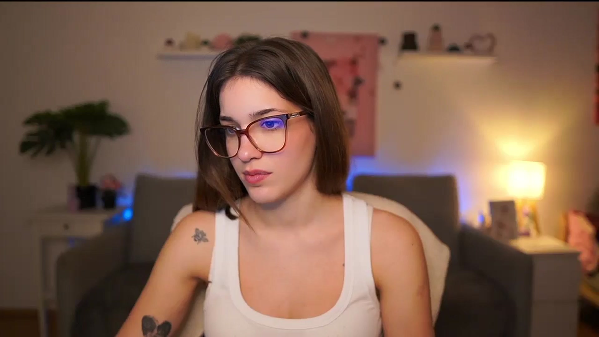 Gallery image thumbnail from Kissiecat's myfreecams stream on, 02/11/2026, 16:44 image 14 of 20