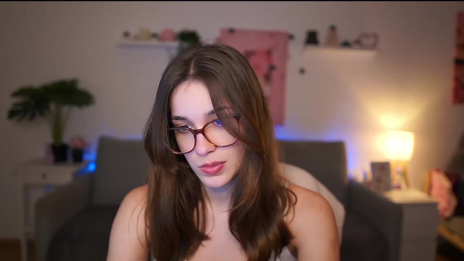 Gallery image thumbnail from Kissiecat's myfreecams stream on, 02/11/2026, 18:59 image 6 of 20