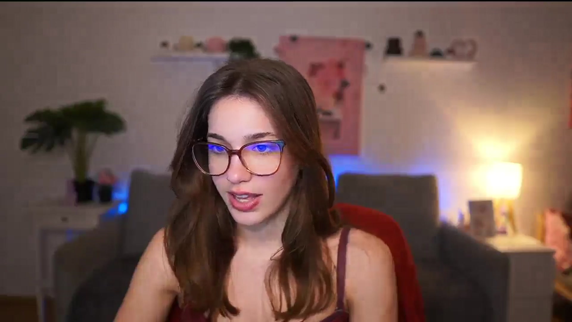 Gallery image thumbnail from Kissiecat's myfreecams stream on, 02/13/2026, 18:14 image 16 of 20