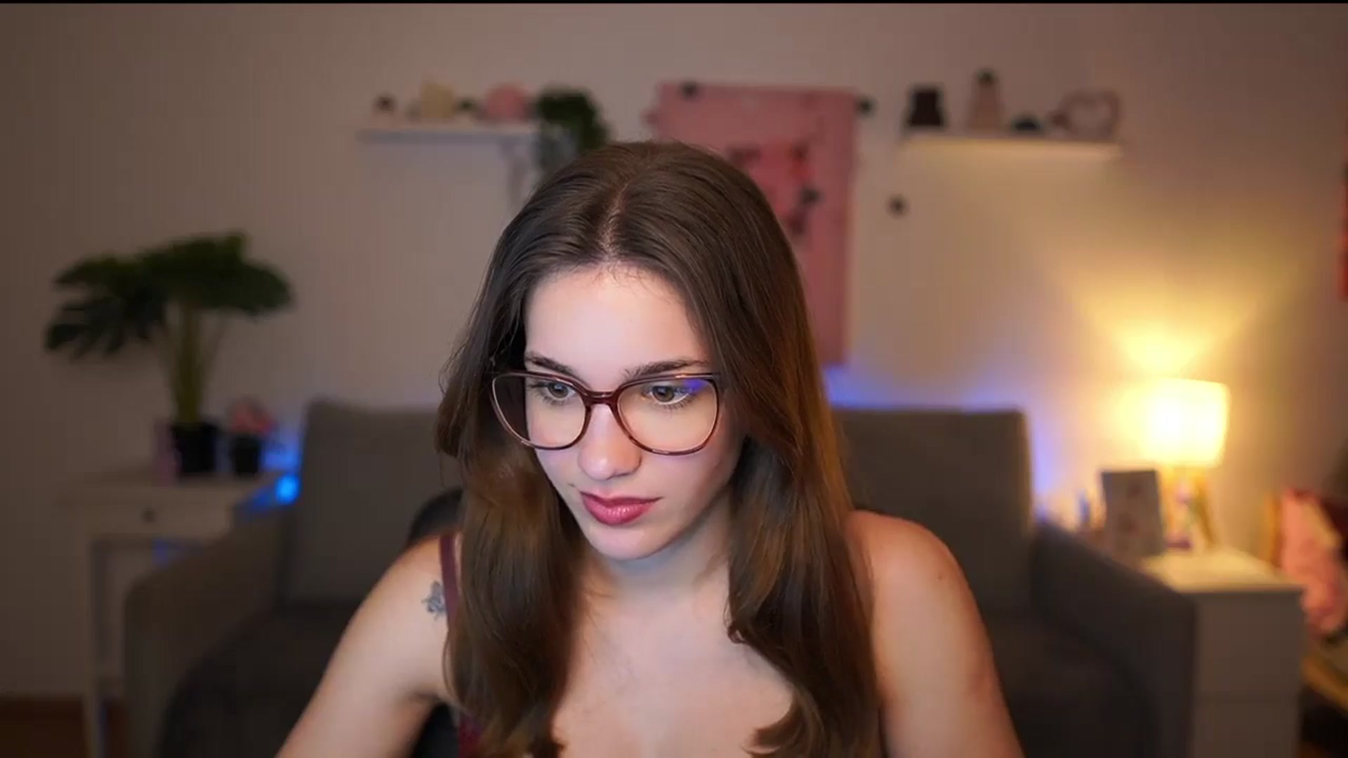 Gallery image thumbnail from Kissiecat's myfreecams stream on, 02/13/2026, 21:25 image 17 of 20