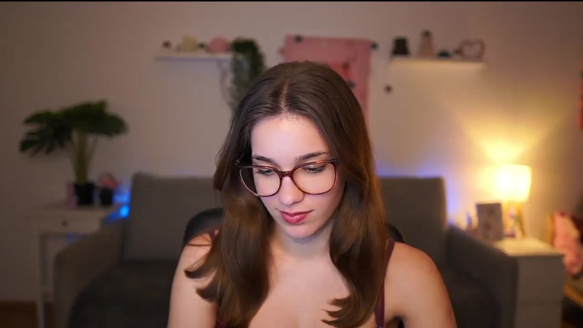 Gallery image thumbnail from Kissiecat's myfreecams stream on, 02/13/2026, 21:25 image 16 of 20