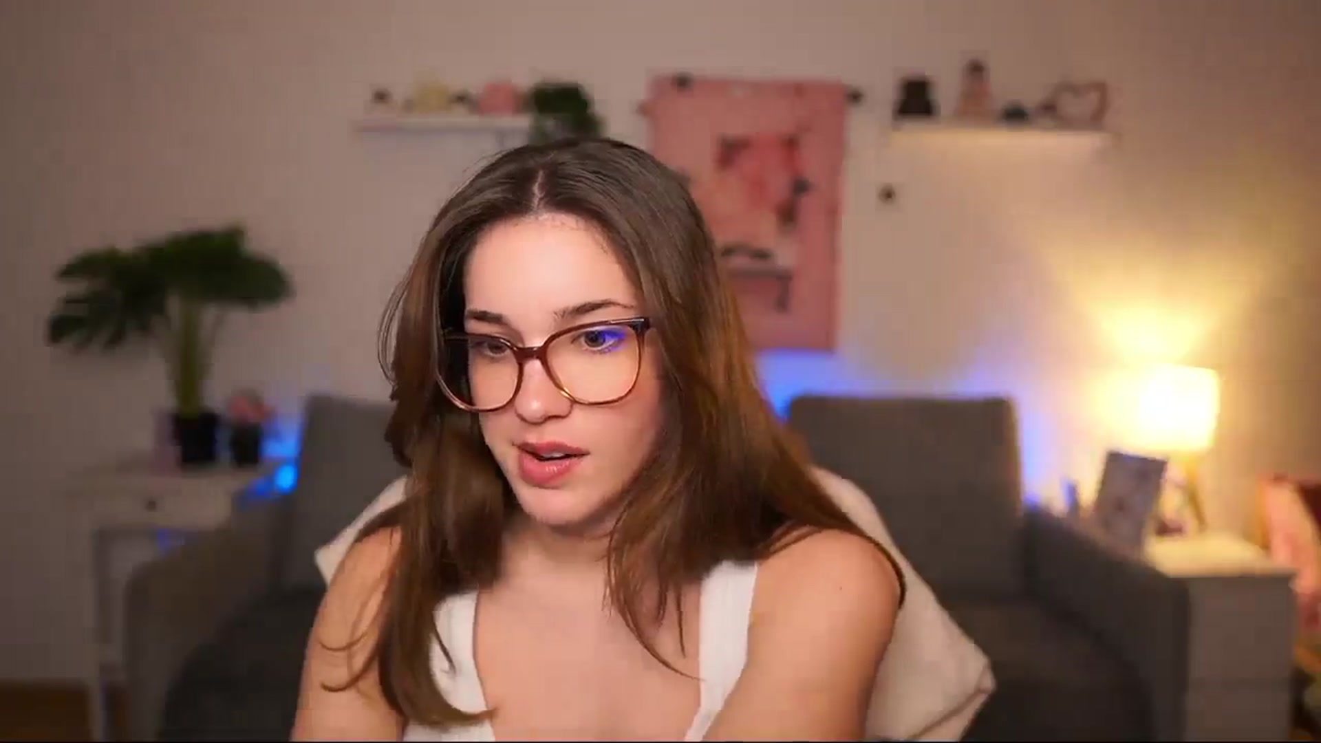 Gallery image thumbnail from Kissiecat's myfreecams stream on, 02/18/2026, 17:37 image 10 of 20