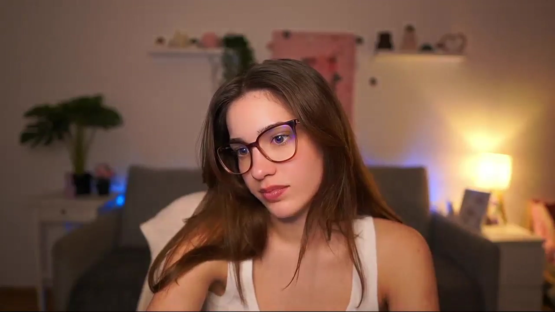 Gallery image thumbnail from Kissiecat's myfreecams stream on, 02/18/2026, 17:37 image 17 of 20