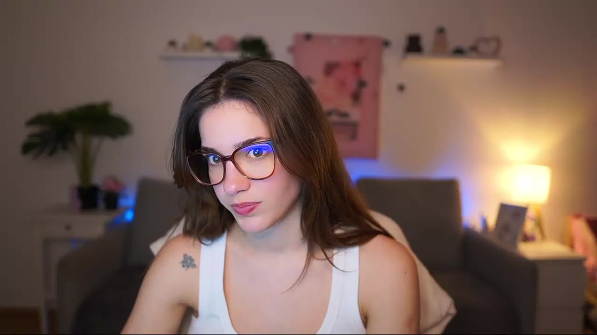 Gallery image thumbnail from Kissiecat's myfreecams stream on, 02/18/2026, 17:37 image 15 of 20