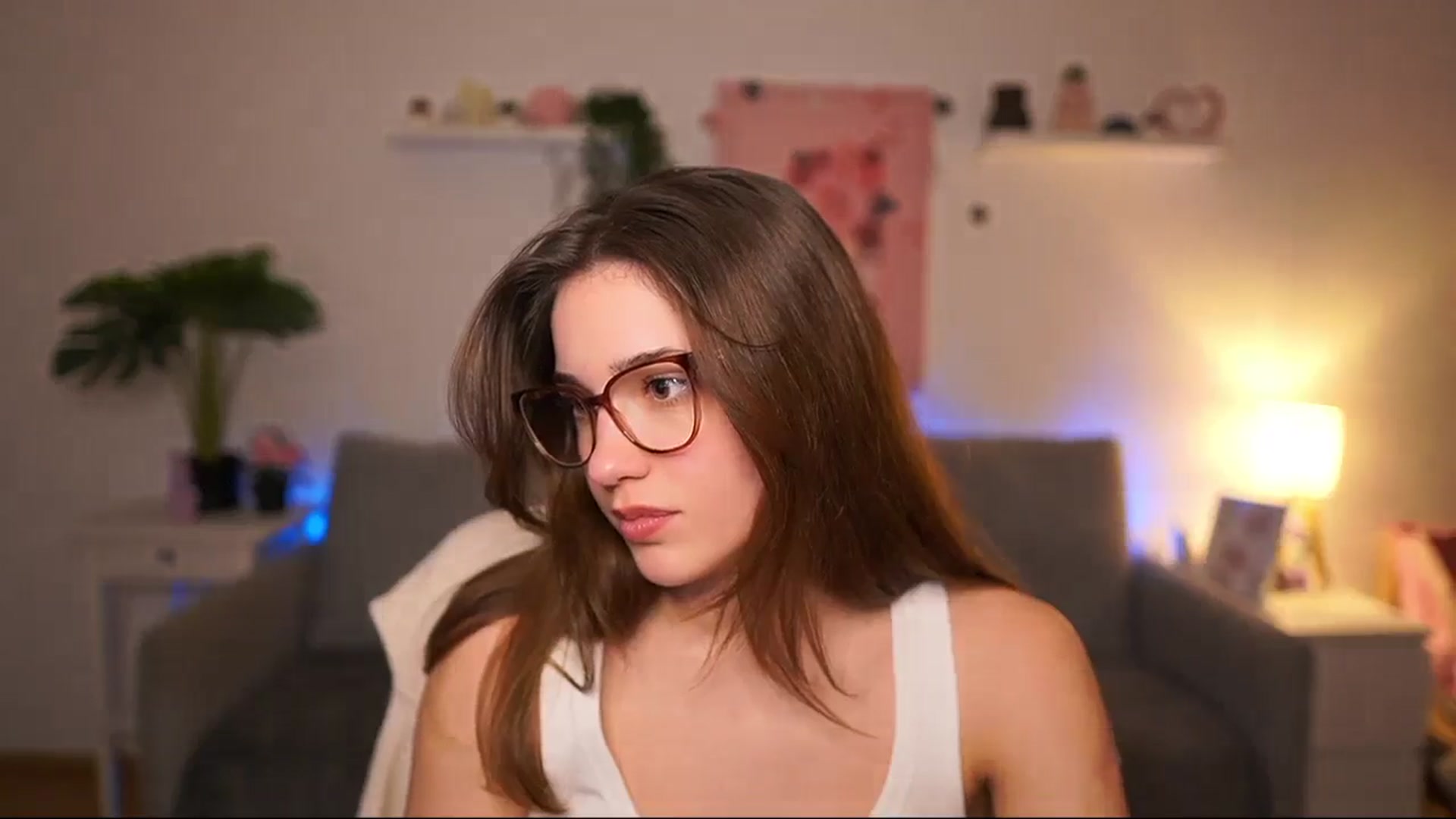 Gallery image thumbnail from Kissiecat's myfreecams stream on, 02/18/2026, 17:37 image 8 of 20