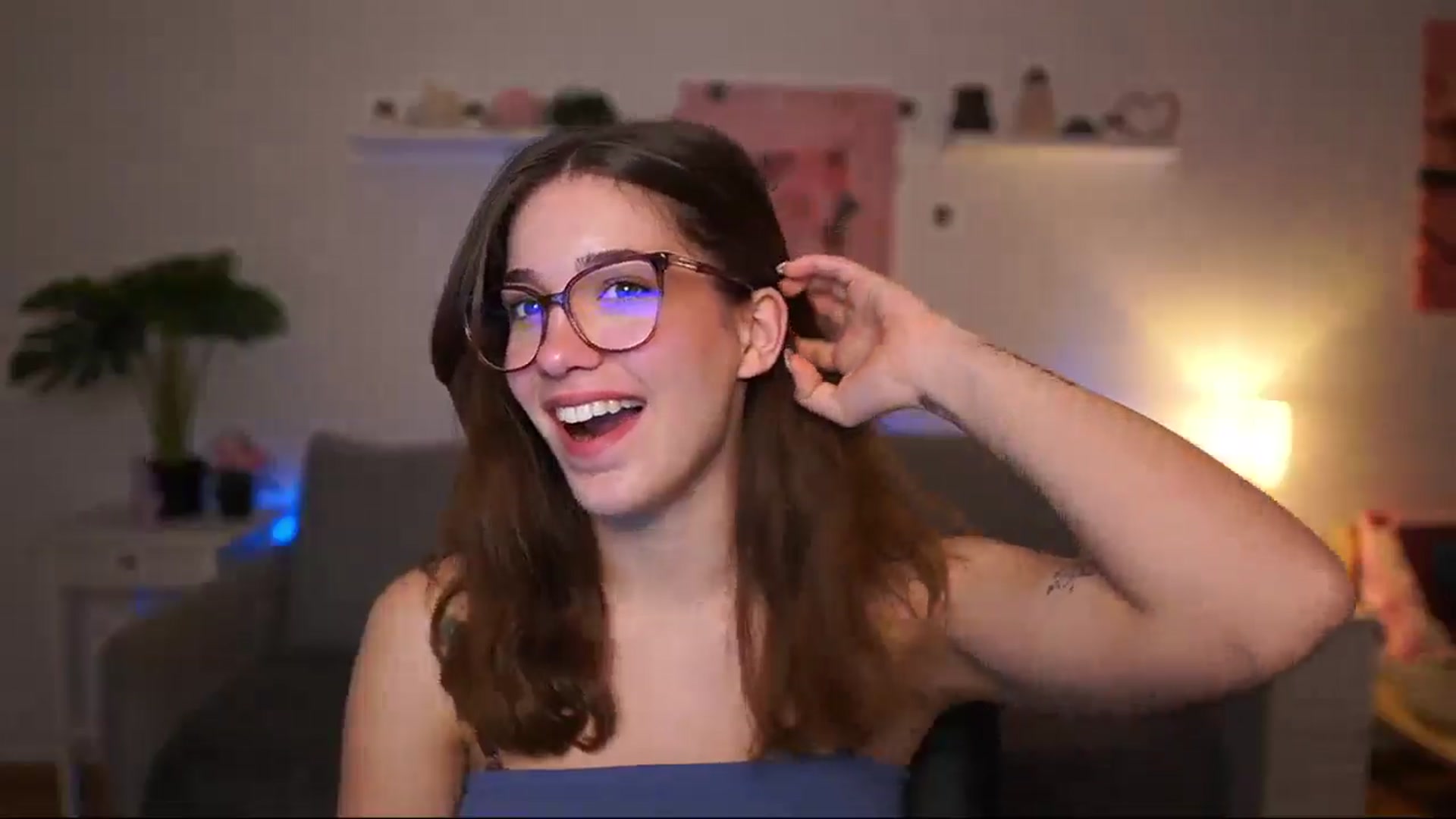 Gallery image thumbnail from Kissiecat's myfreecams stream on, 02/25/2026, 16:43 image 7 of 20