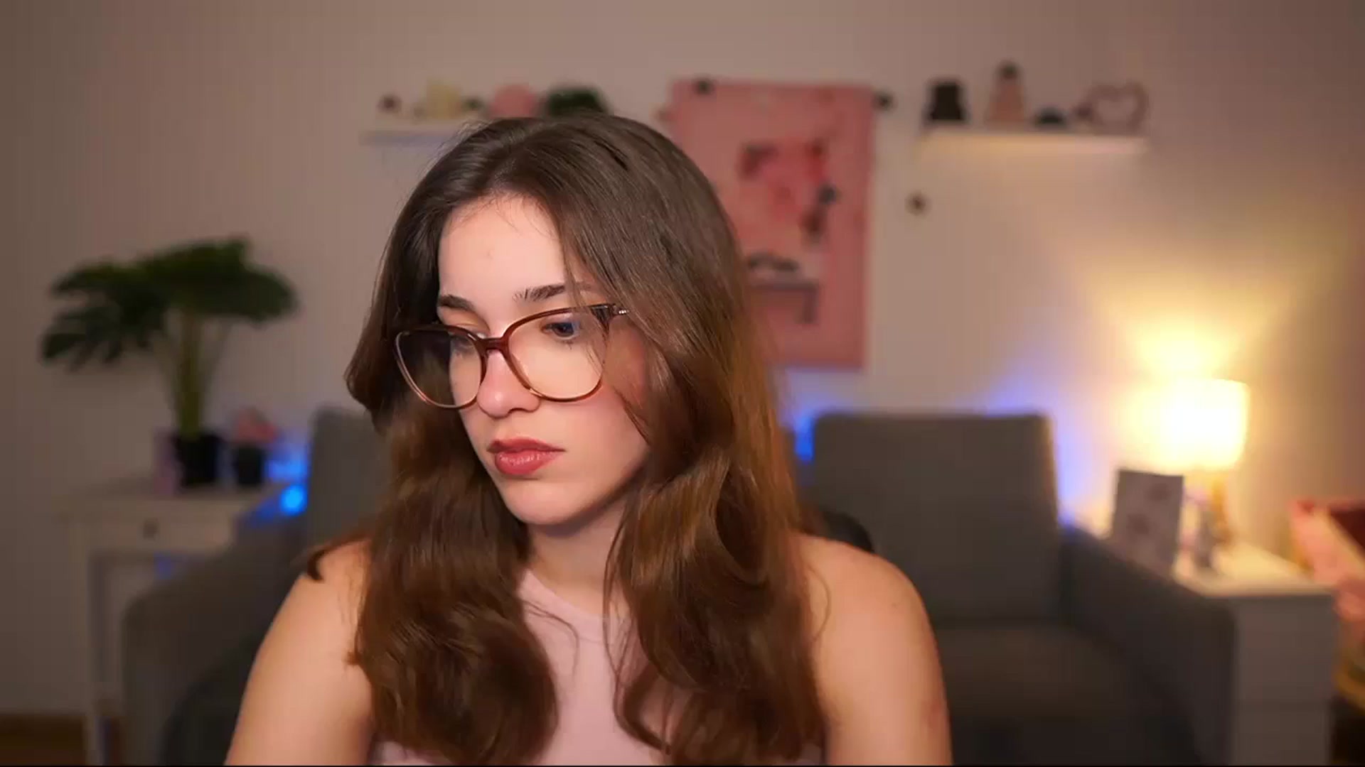 Gallery image thumbnail from Kissiecat's myfreecams stream on, 03/11/2026, 17:03 image 1 of 20