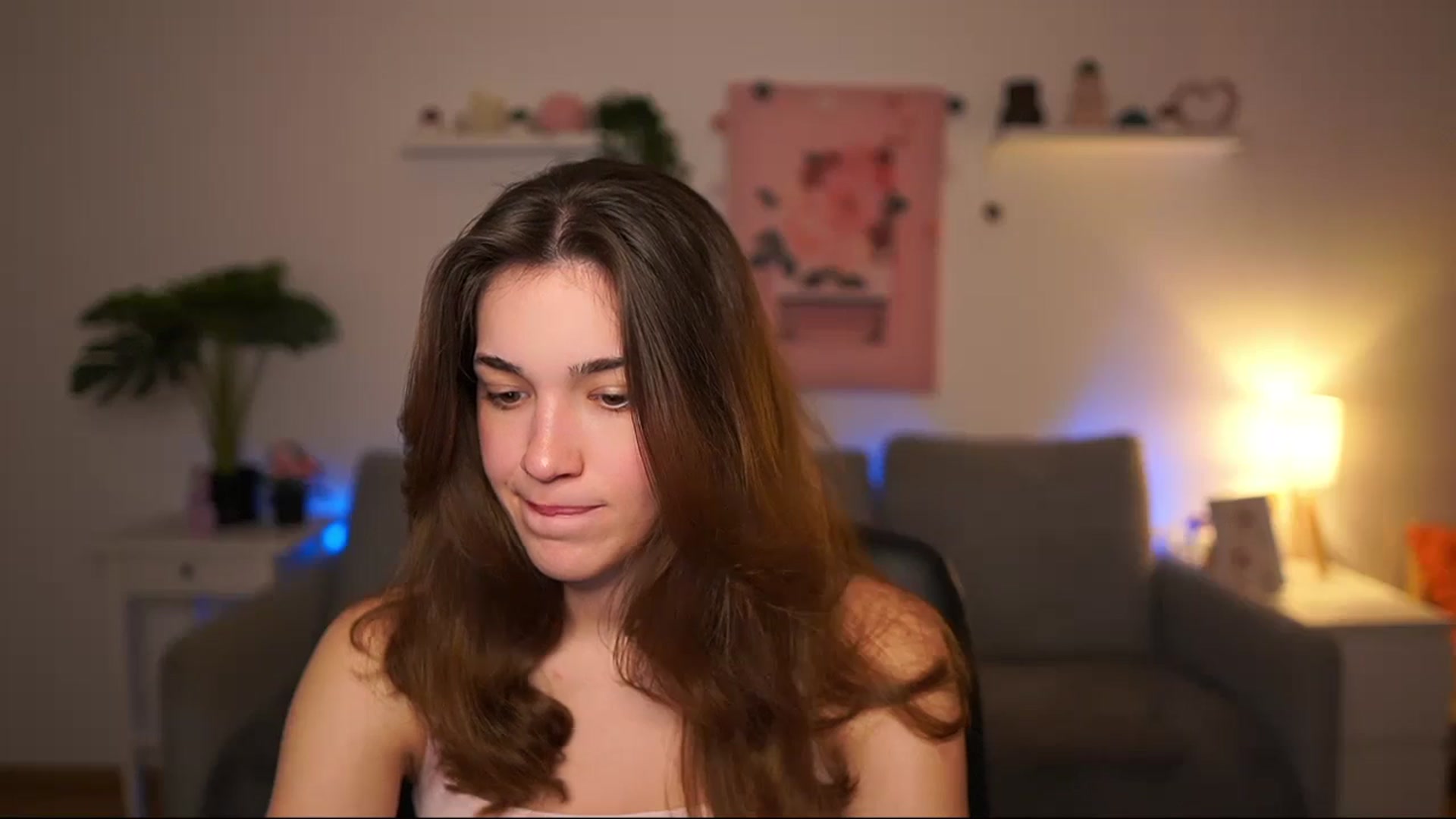 Gallery image thumbnail from Kissiecat's myfreecams stream on, 04/08/2026, 15:54 image 9 of 20