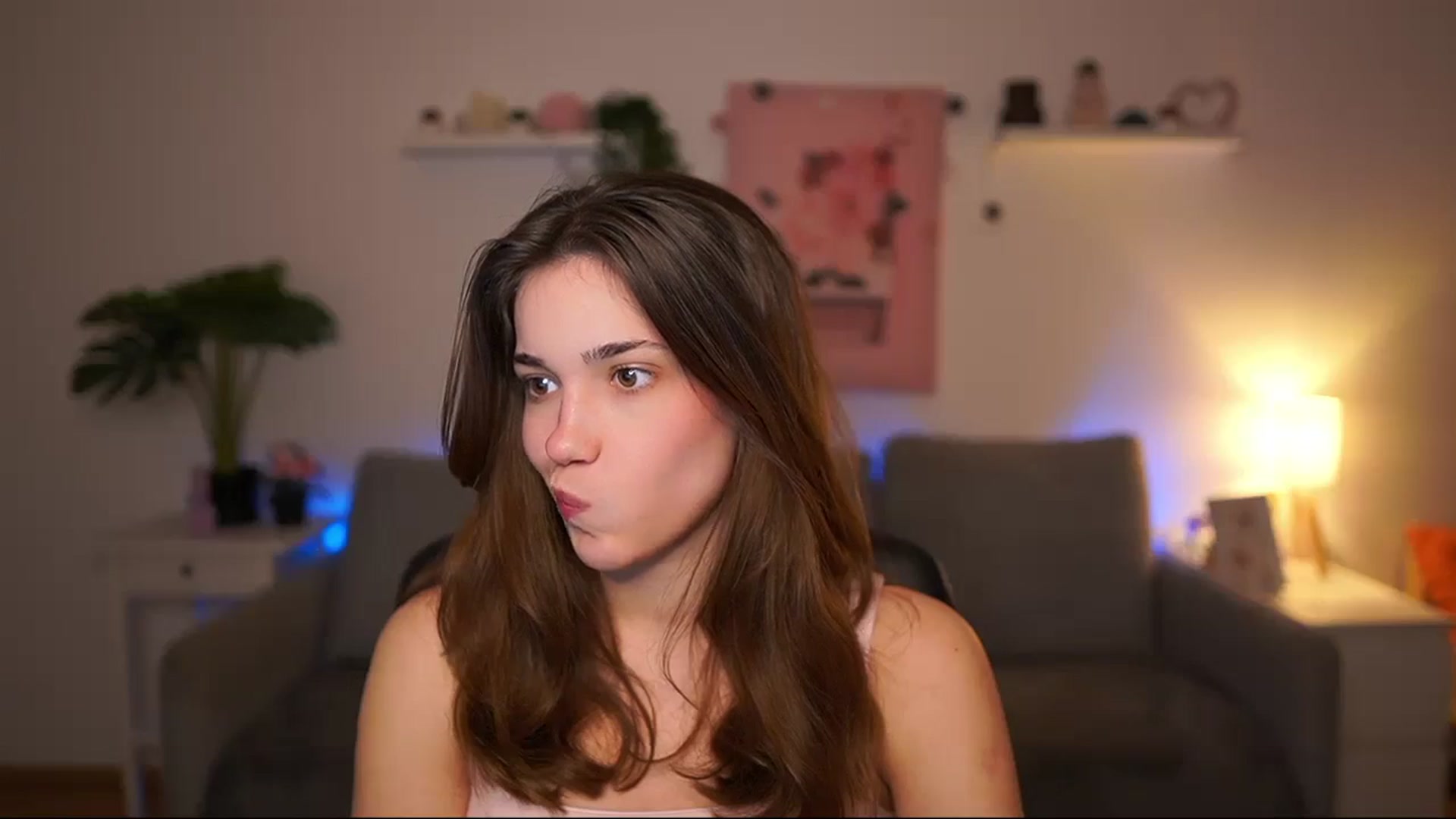 Gallery image thumbnail from Kissiecat's myfreecams stream on, 04/08/2026, 15:54 image 6 of 20