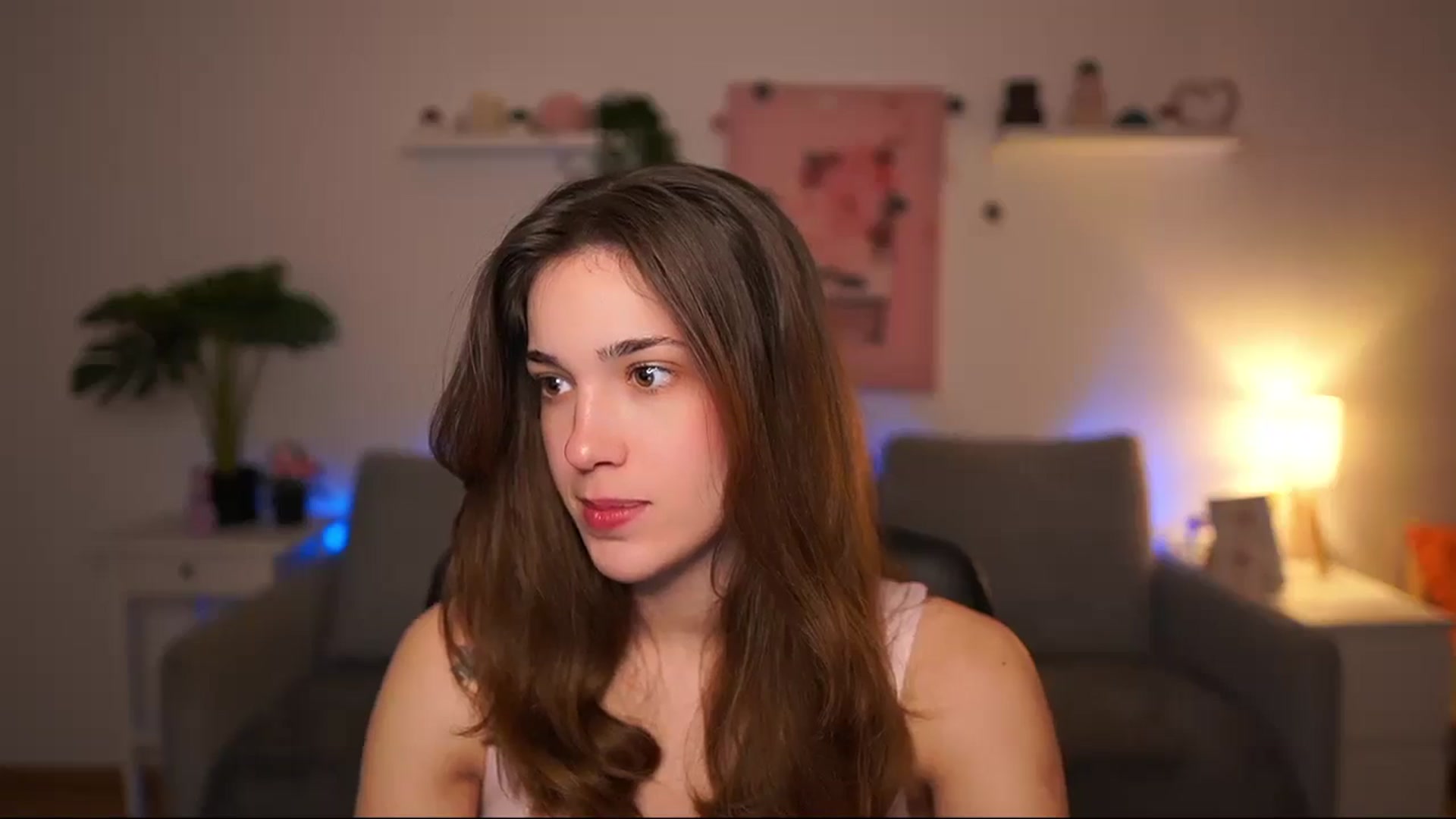 Gallery image thumbnail from Kissiecat's myfreecams stream on, 04/08/2026, 15:54 image 4 of 20
