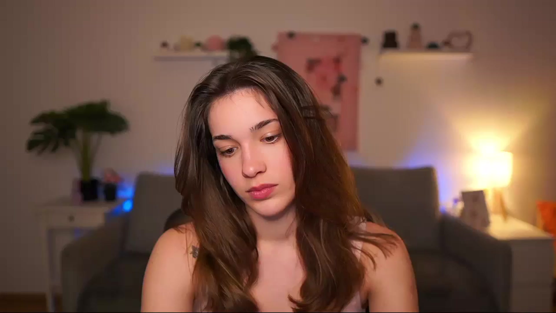 Gallery image thumbnail from Kissiecat's myfreecams stream on, 04/08/2026, 16:51 image 17 of 20