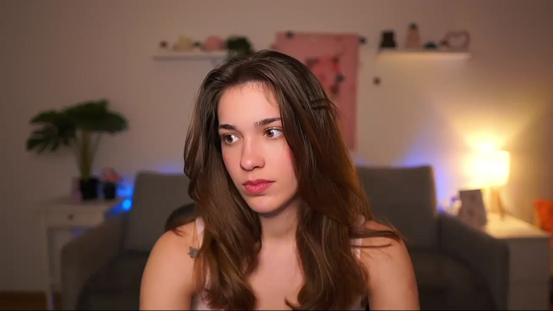 Gallery image thumbnail from Kissiecat's myfreecams stream on, 04/08/2026, 16:51 image 15 of 20