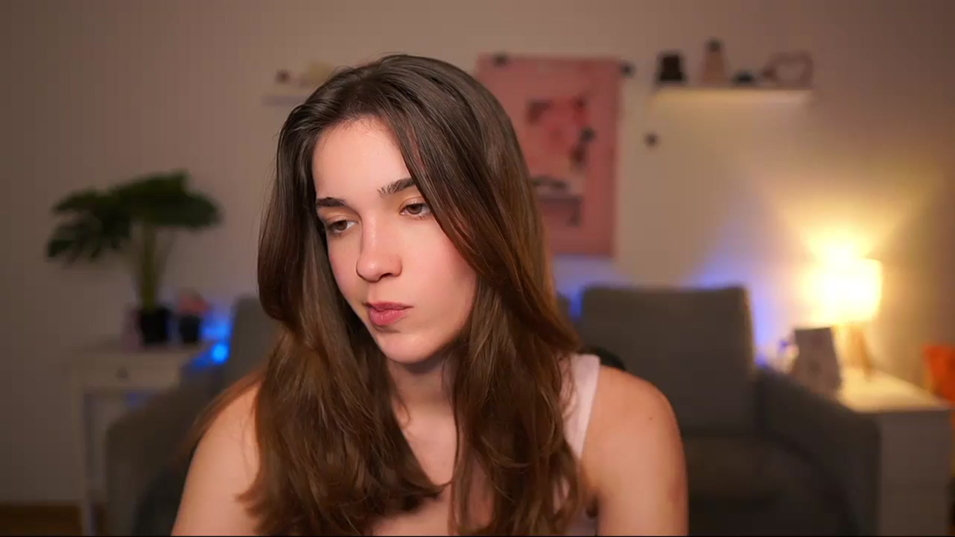 Gallery image thumbnail from Kissiecat's myfreecams stream on, 04/08/2026, 18:01 image 3 of 20