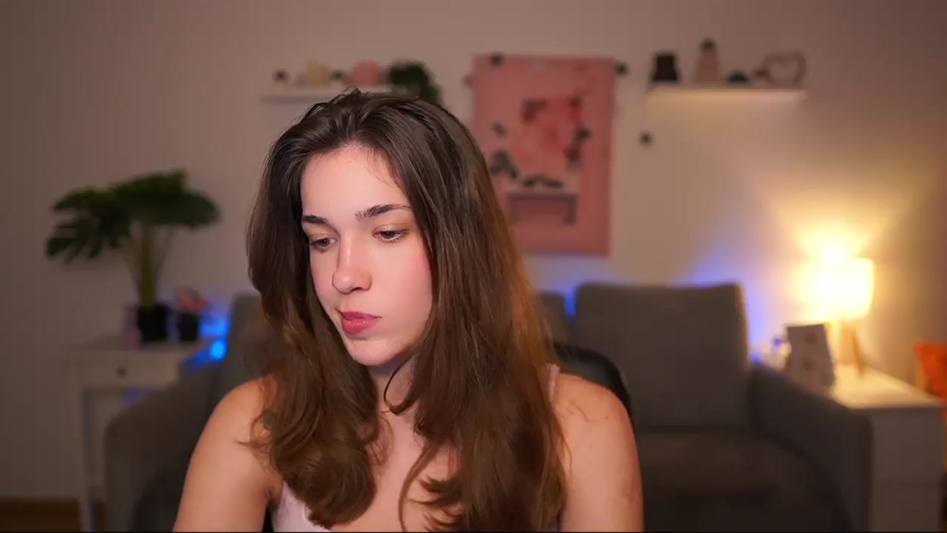 Gallery image thumbnail from Kissiecat's myfreecams stream on, 04/08/2026, 18:01 image 15 of 20