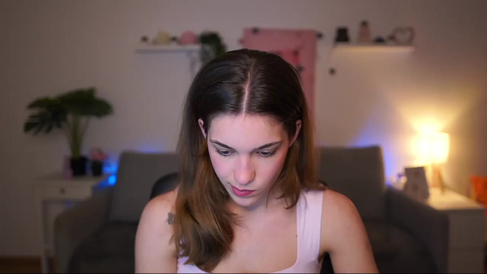 Gallery image thumbnail from Kissiecat's myfreecams stream on, 04/08/2026, 18:01 image 9 of 20