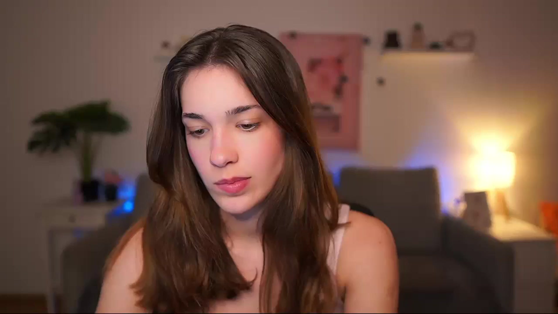 Gallery image thumbnail from Kissiecat's myfreecams stream on, 04/08/2026, 18:01 image 2 of 20