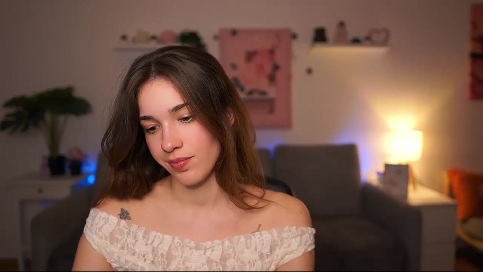 Gallery image thumbnail from Kissiecat's myfreecams stream on, 04/15/2026, 15:35 image 17 of 20