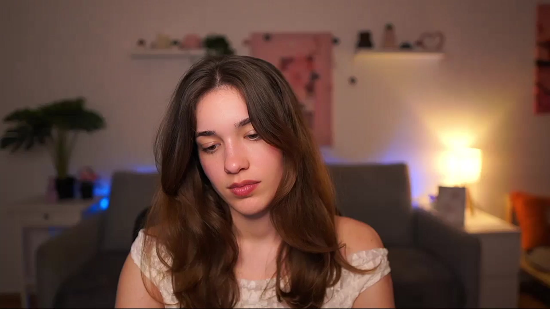 Gallery image thumbnail from Kissiecat's myfreecams stream on, 04/15/2026, 18:01 image 18 of 20
