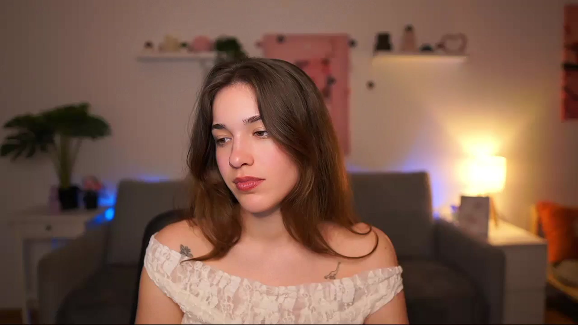 Gallery image thumbnail from Kissiecat's myfreecams stream on, 04/15/2026, 18:01 image 6 of 20