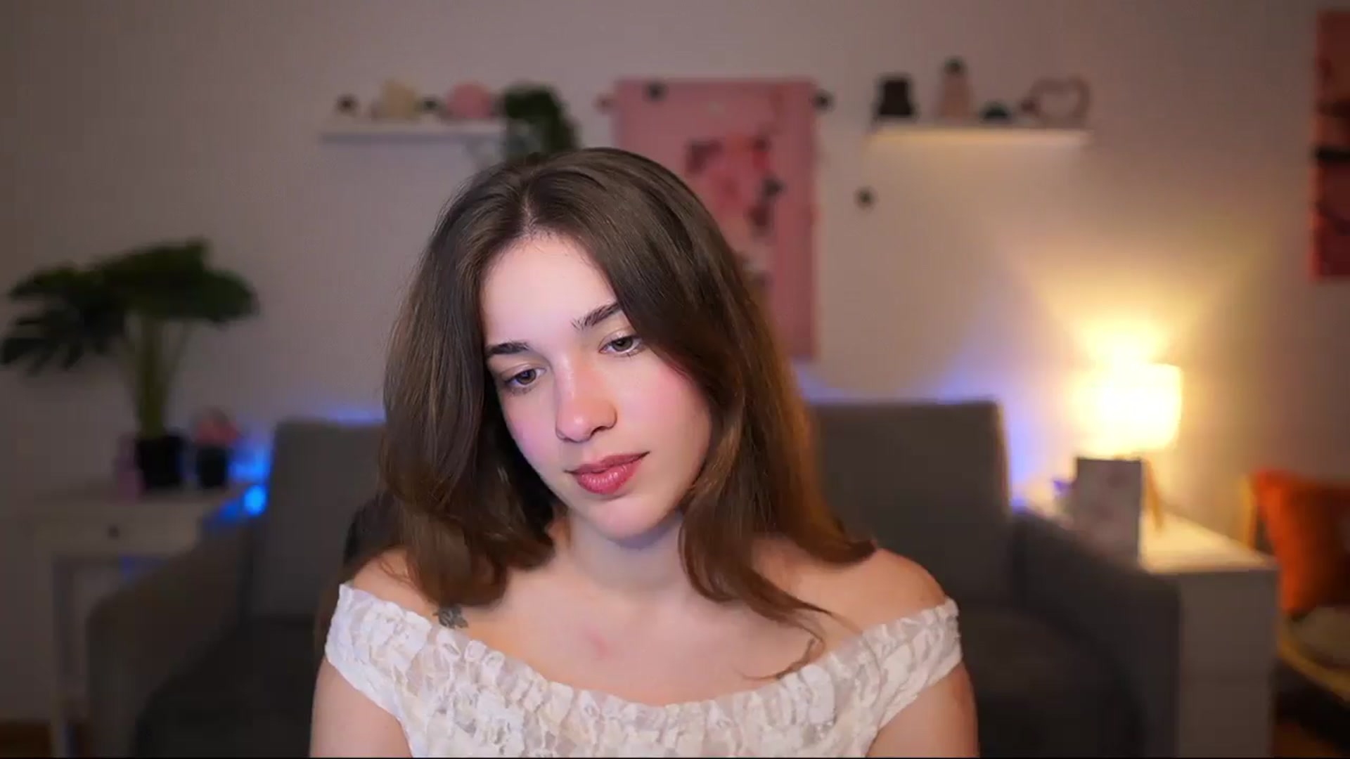 Gallery image thumbnail from Kissiecat's myfreecams stream on, 04/15/2026, 18:01 image 14 of 20