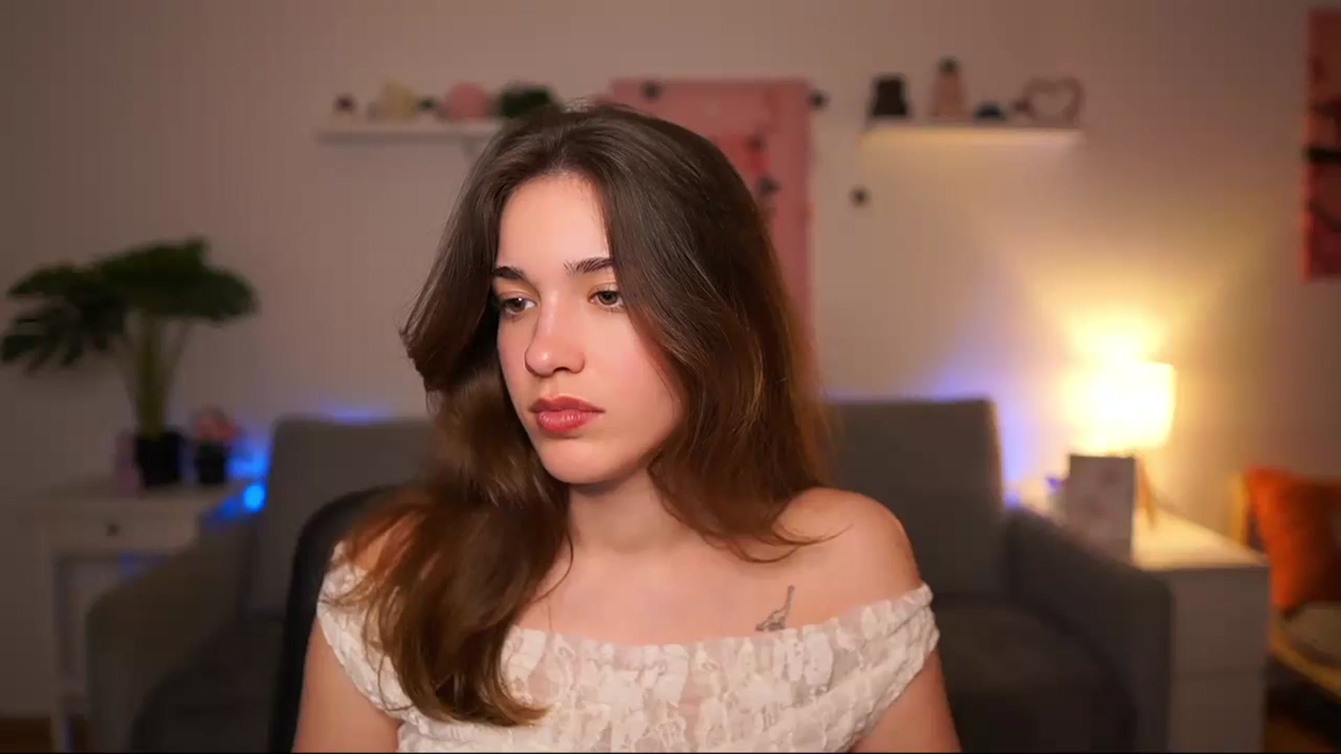 Gallery image thumbnail from Kissiecat's myfreecams stream on, 04/15/2026, 18:01 image 8 of 20