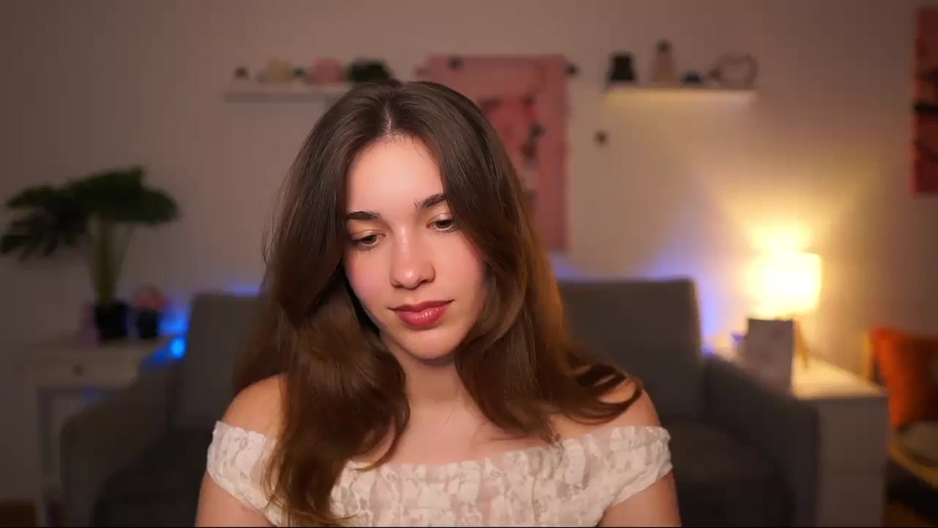 Gallery image thumbnail from Kissiecat's myfreecams stream on, 04/15/2026, 18:01 image 10 of 20