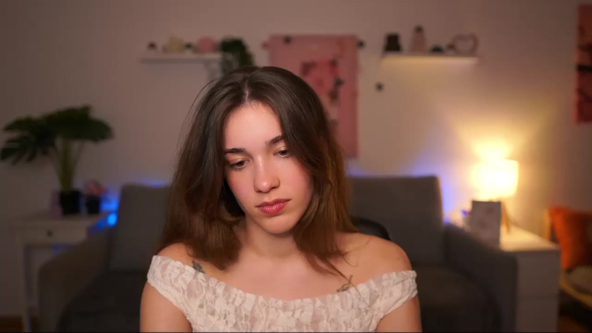 Gallery image thumbnail from Kissiecat's myfreecams stream on, 04/15/2026, 18:01 image 2 of 20