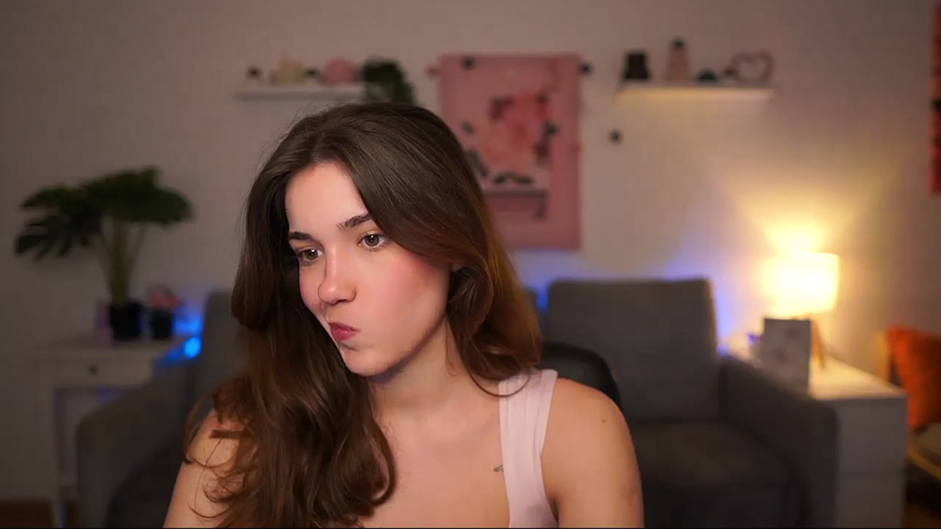 Gallery image thumbnail from Kissiecat's myfreecams stream on, 04/16/2026, 13:51 image 14 of 20