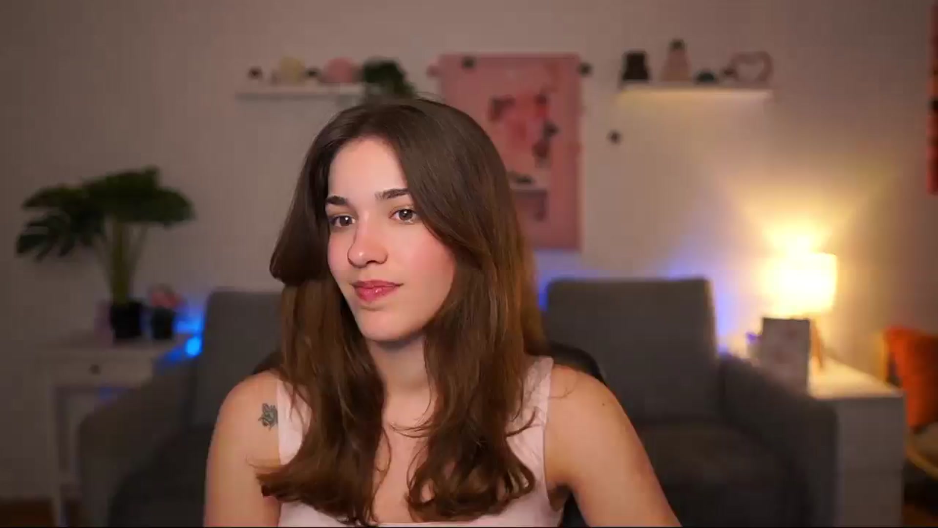 Gallery image thumbnail from Kissiecat's myfreecams stream on, 04/16/2026, 16:06 image 10 of 20