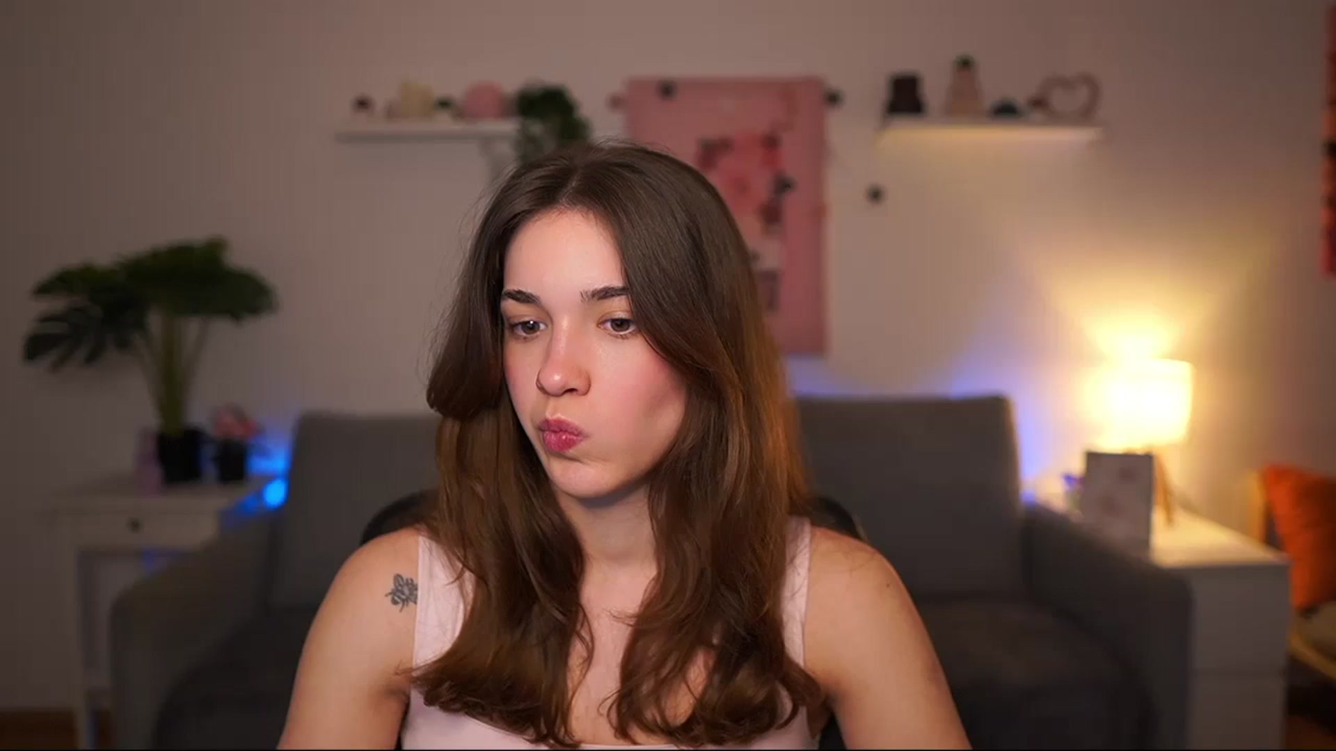 Gallery image thumbnail from Kissiecat's myfreecams stream on, 04/16/2026, 16:06 image 12 of 20