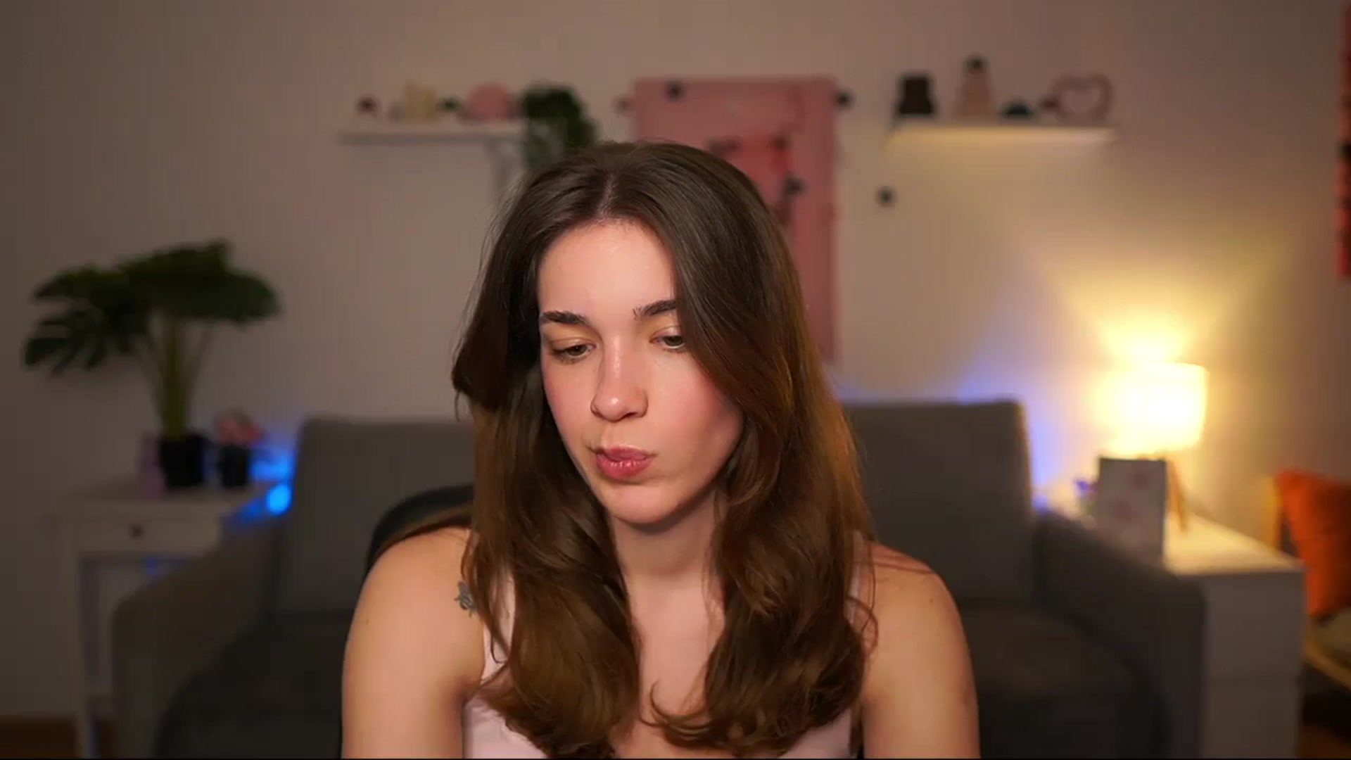 Gallery image thumbnail from Kissiecat's myfreecams stream on, 04/16/2026, 17:27 image 2 of 20