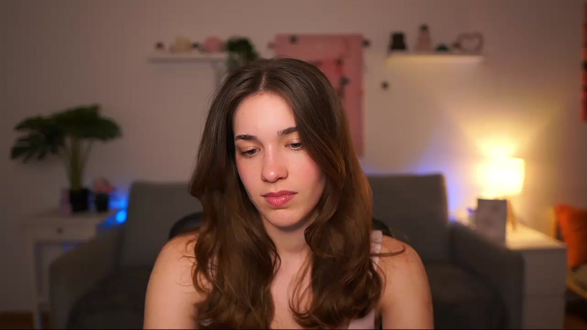 Gallery image thumbnail from Kissiecat's myfreecams stream on, 04/16/2026, 17:27 image 6 of 20