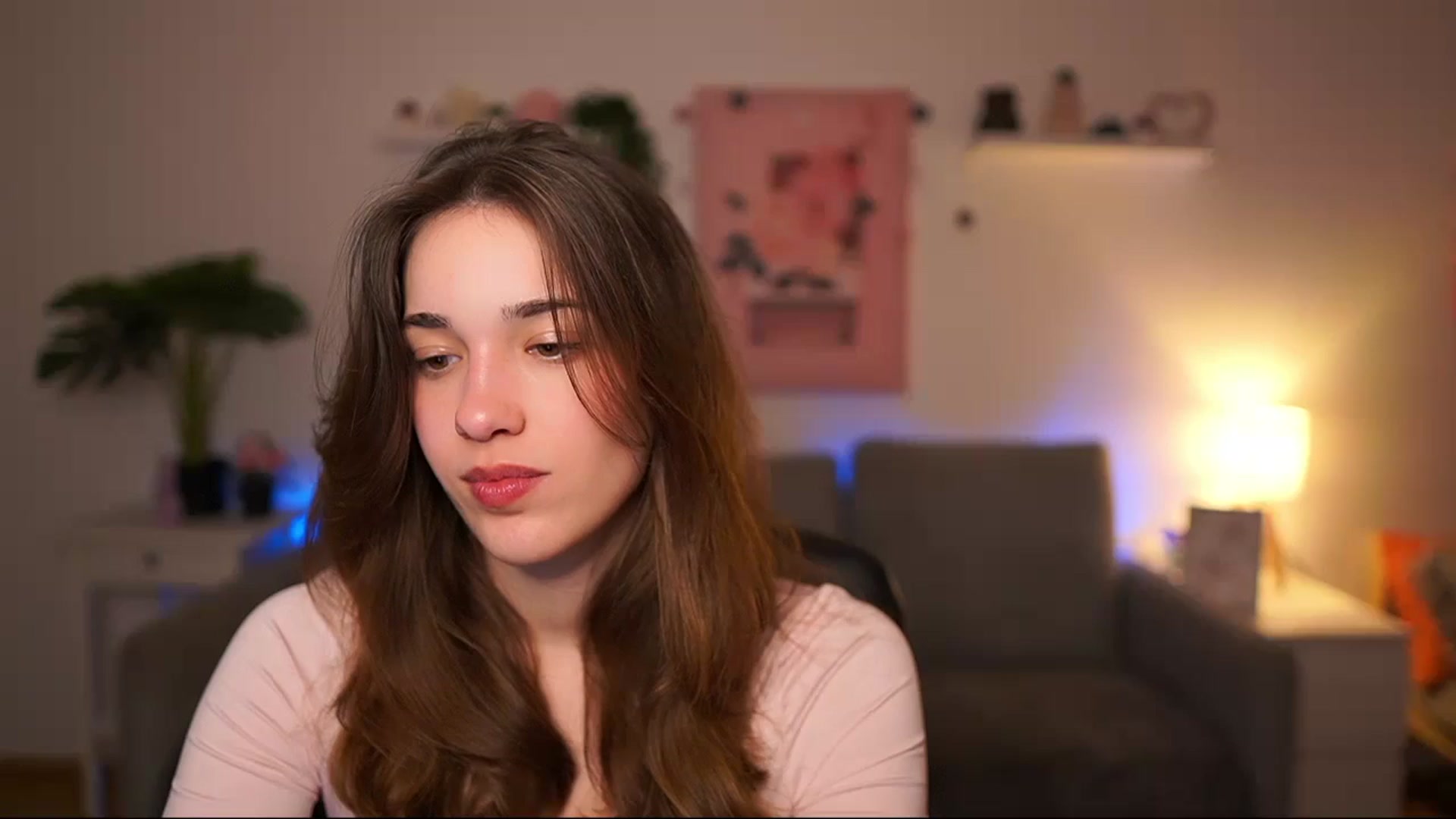 Gallery image thumbnail from Kissiecat's myfreecams stream on, 04/17/2026, 20:14 image 1 of 20