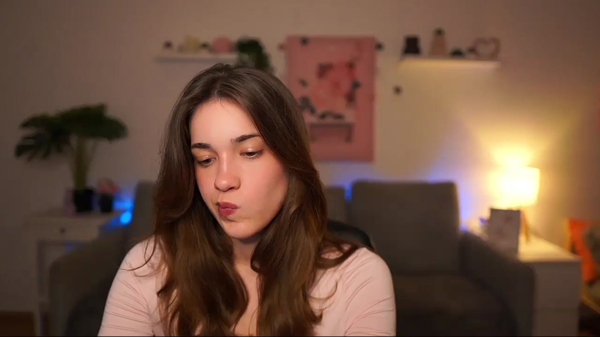 Gallery image thumbnail from Kissiecat's myfreecams stream on, 04/17/2026, 20:14 image 4 of 20