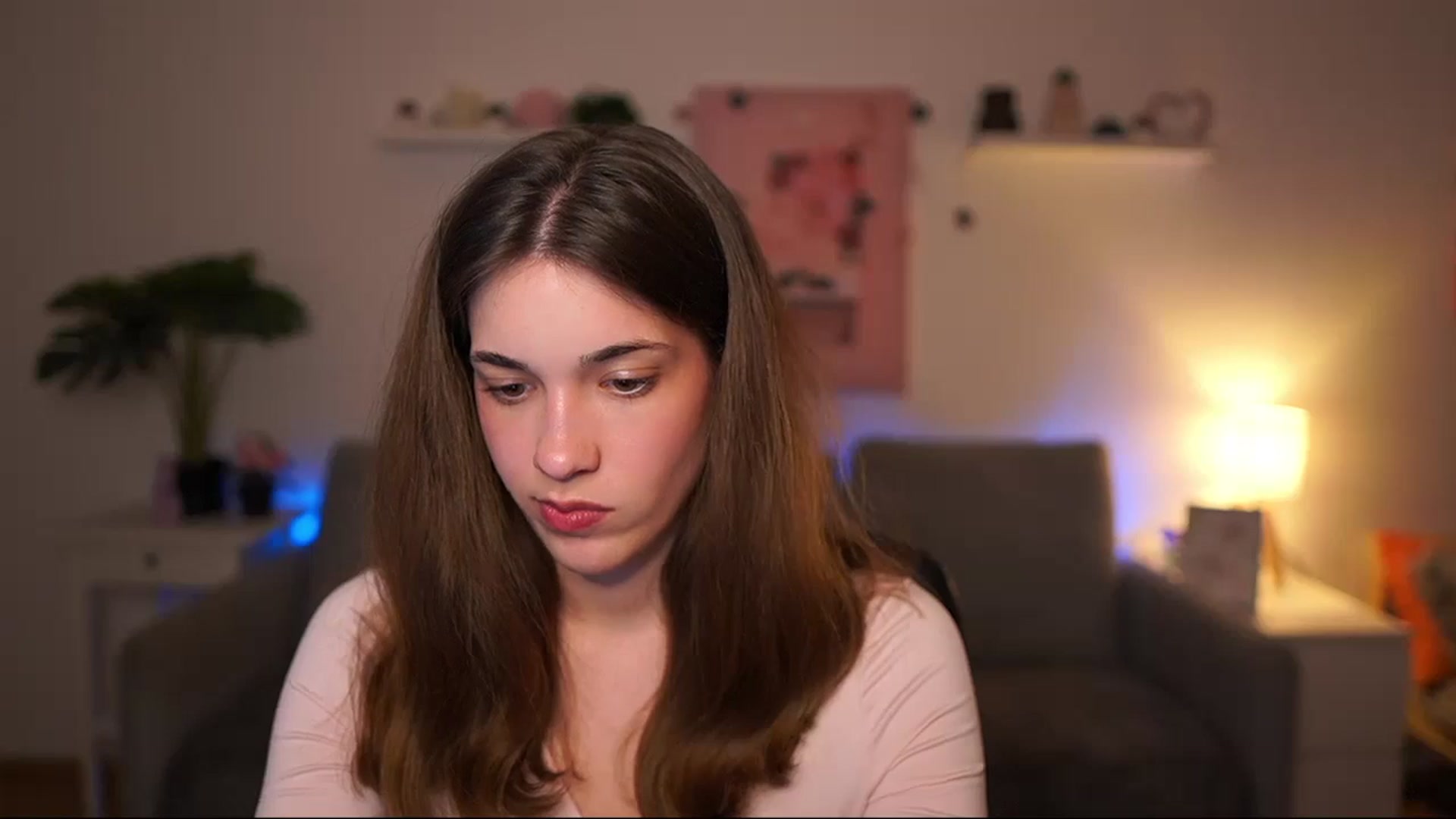 Gallery image thumbnail from Kissiecat's myfreecams stream on, 04/17/2026, 20:14 image 14 of 20