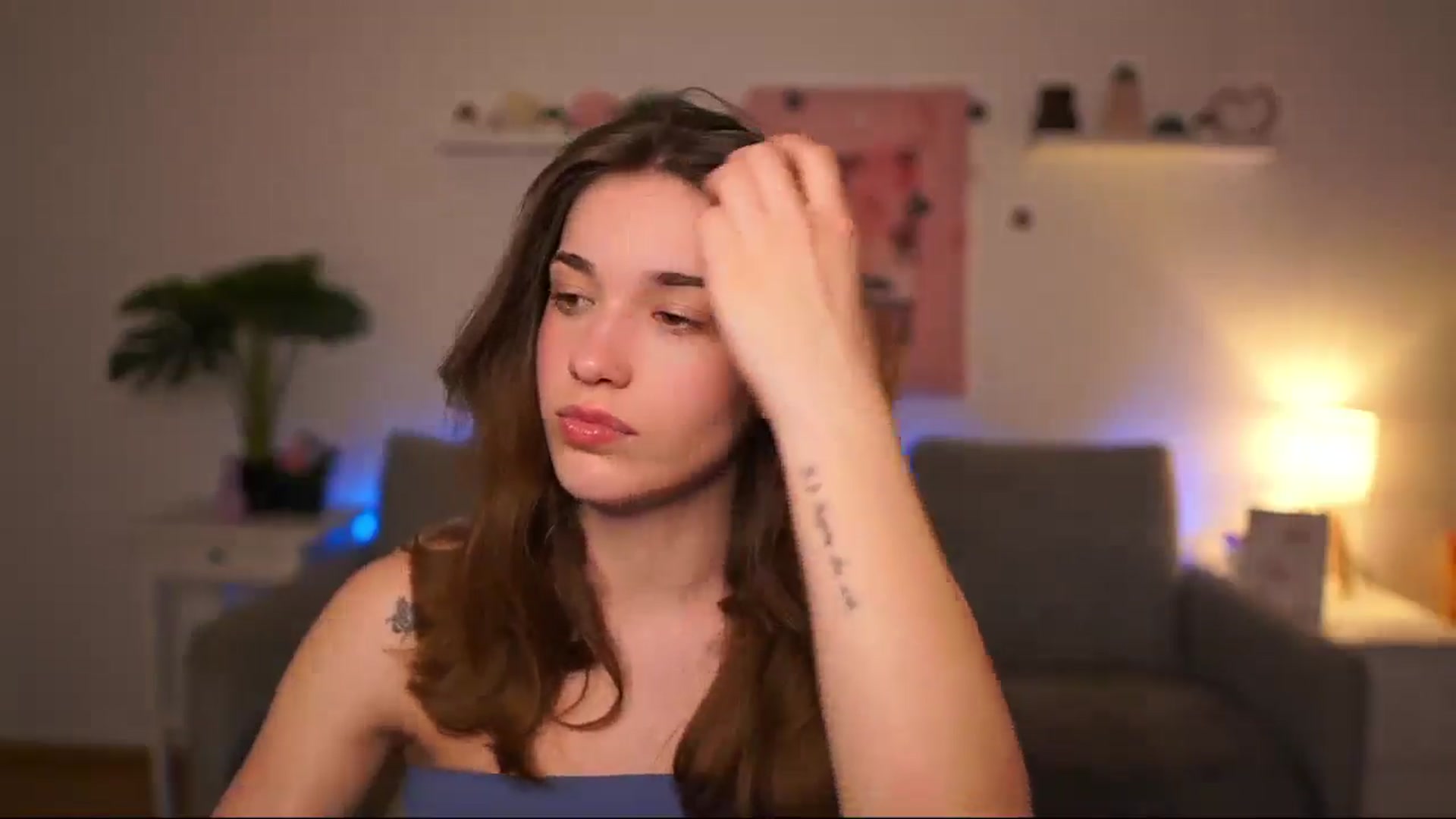 Gallery image thumbnail from Kissiecat's myfreecams stream on, 04/20/2026, 15:58 image 6 of 20
