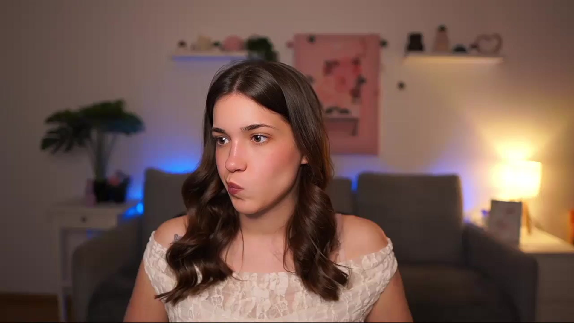 Gallery image thumbnail from Kissiecat's myfreecams stream on, 04/21/2026, 18:01 image 5 of 20