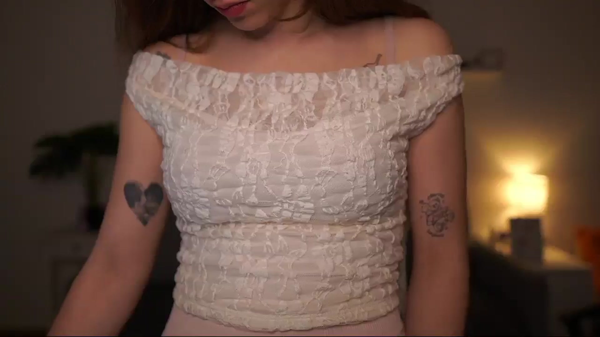 Gallery image thumbnail from Kissiecat's myfreecams stream on, 04/28/2026, 13:37 image 14 of 20