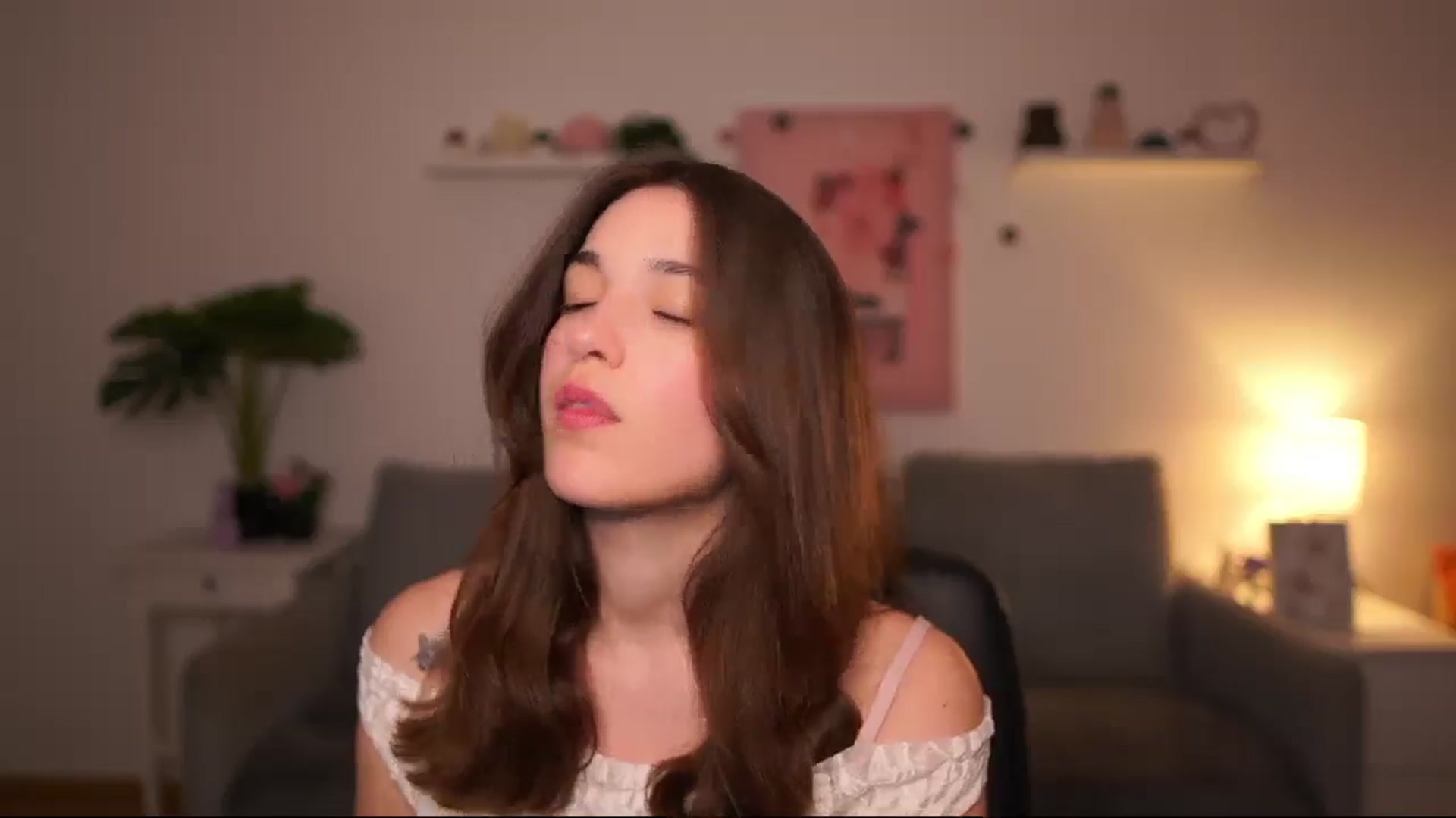 Gallery image thumbnail from Kissiecat's myfreecams stream on, 04/28/2026, 16:27 image 3 of 20