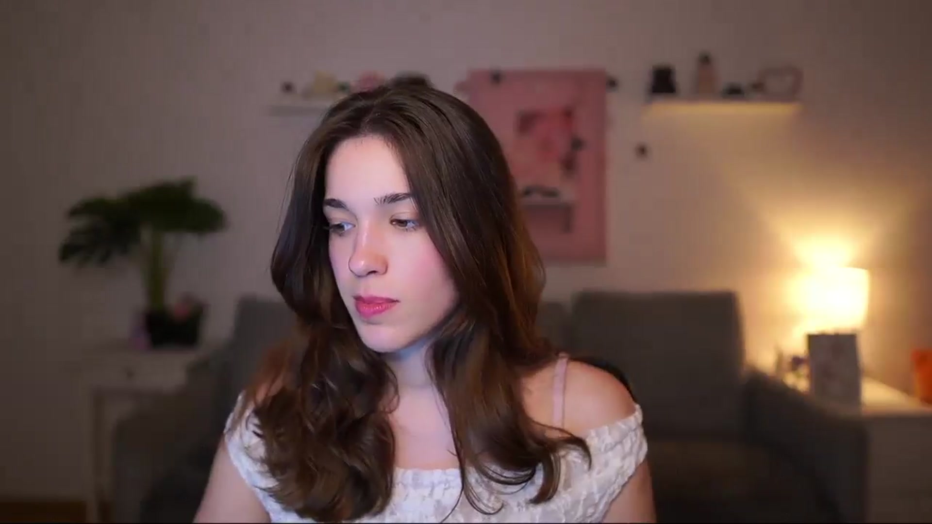 Gallery image thumbnail from Kissiecat's myfreecams stream on, 04/28/2026, 17:50 image 16 of 20