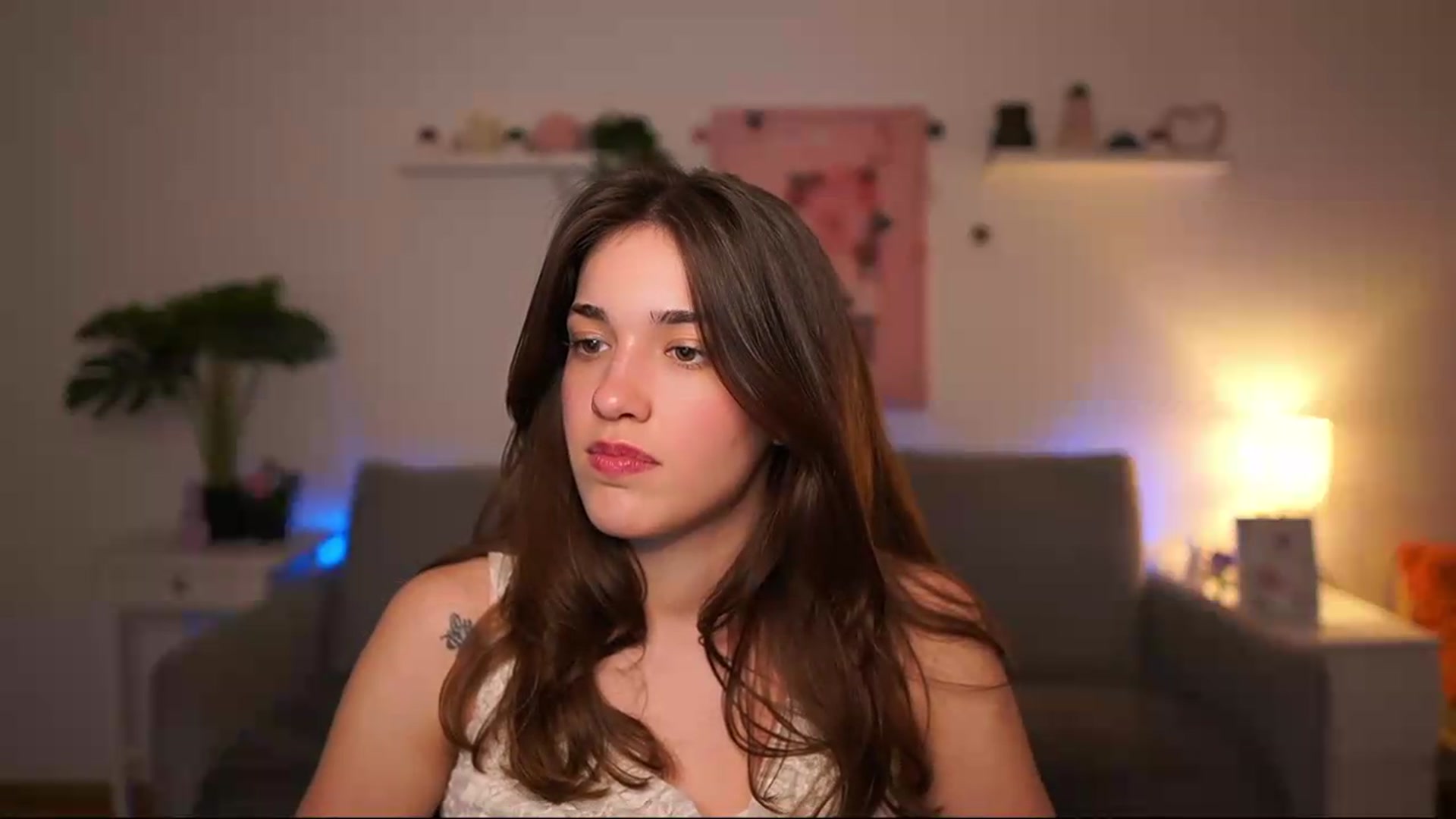 Gallery image thumbnail from Kissiecat's myfreecams stream on, 04/30/2026, 16:28 image 16 of 20