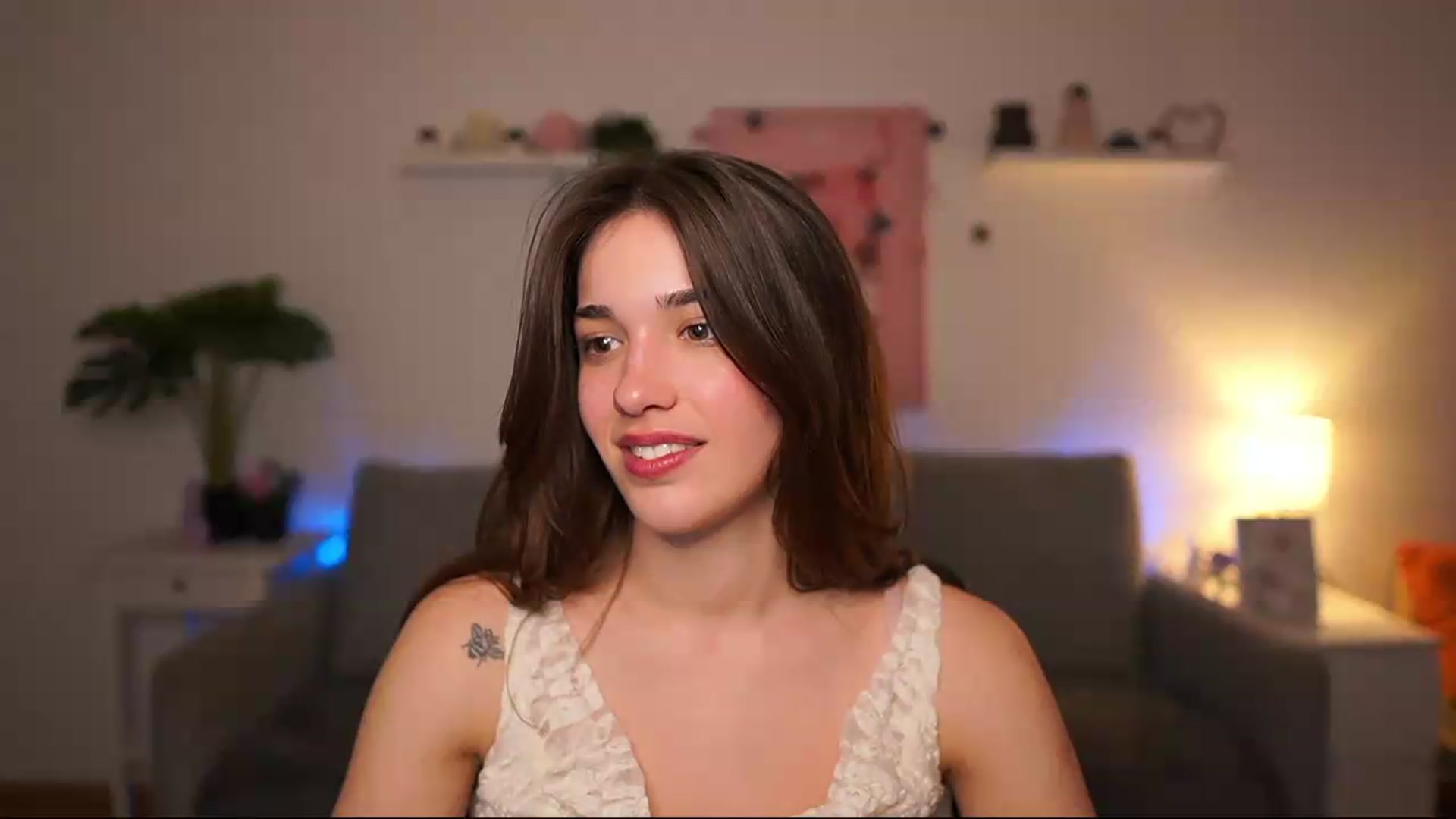 Gallery image thumbnail from Kissiecat's myfreecams stream on, 04/30/2026, 16:28 image 19 of 20