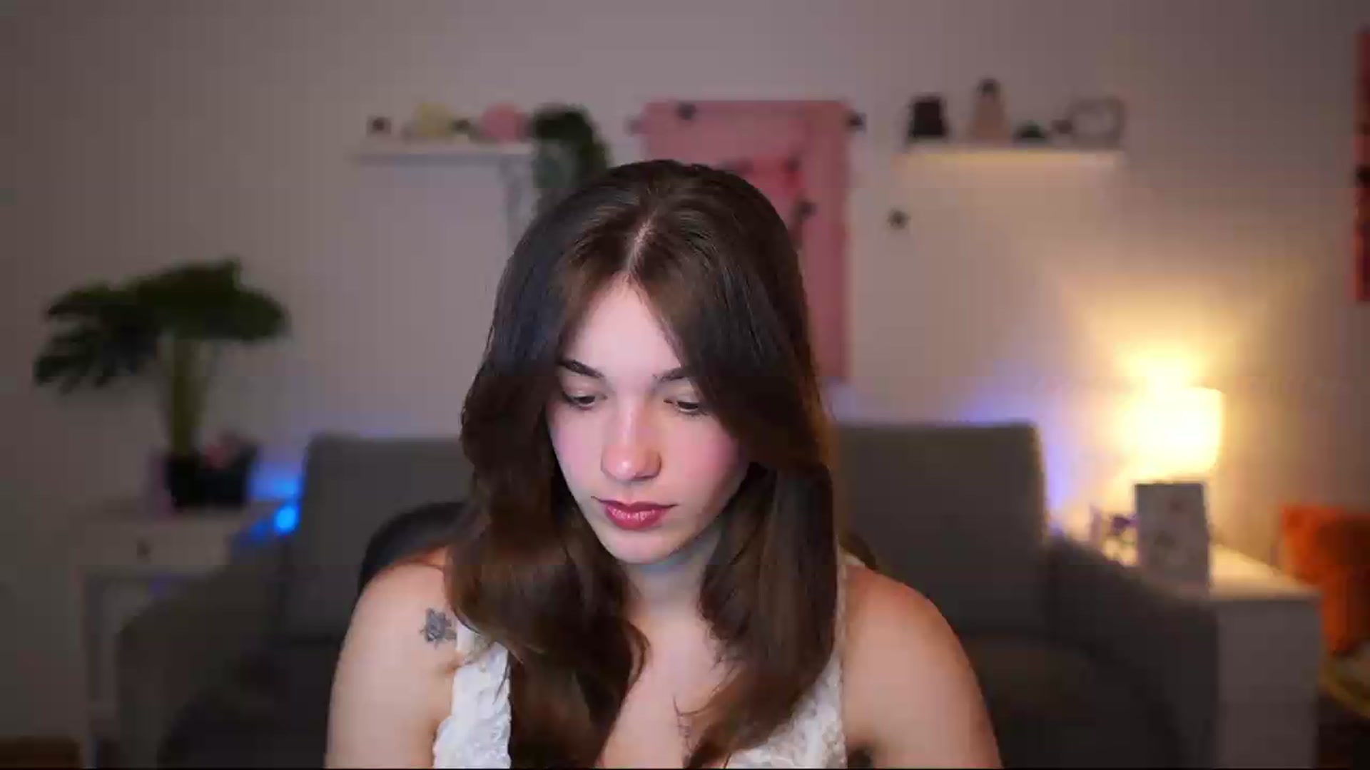 Gallery image thumbnail from Kissiecat's myfreecams stream on, 05/05/2026, 13:25 image 1 of 20