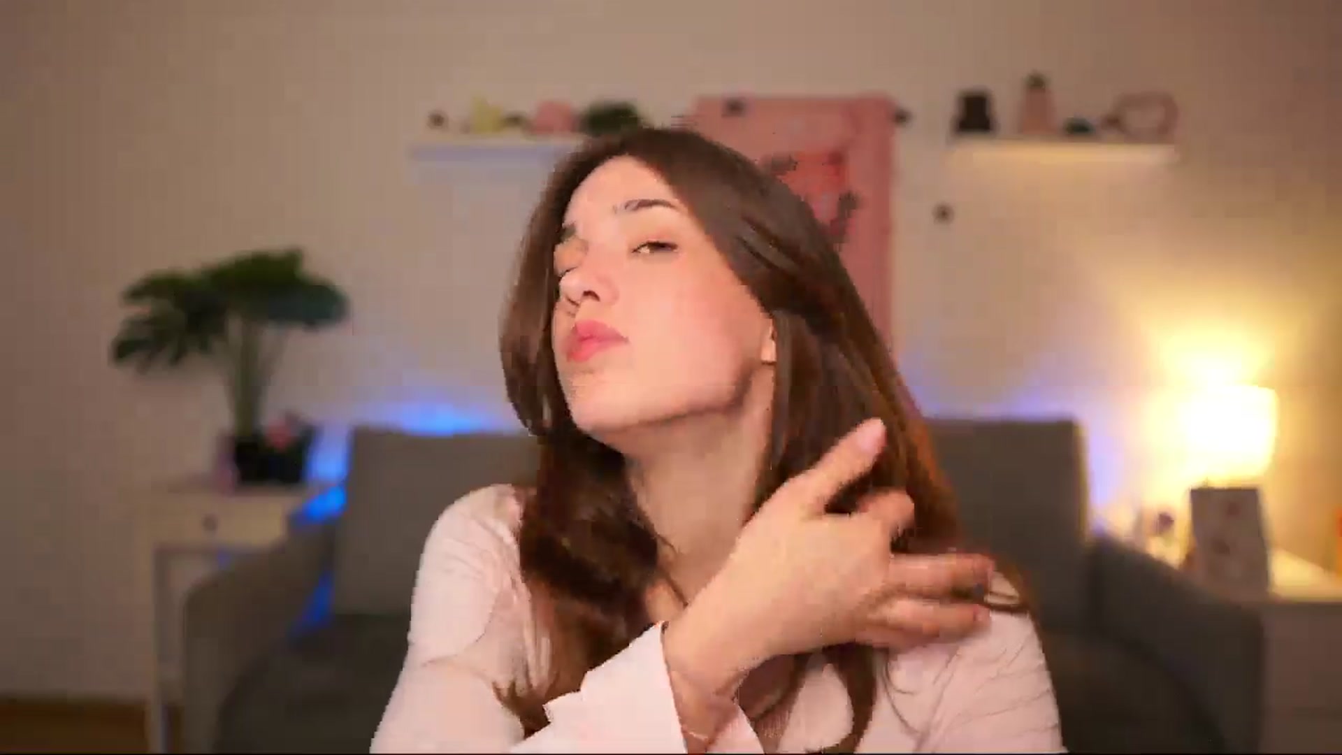 Gallery image thumbnail from Kissiecat's myfreecams stream on, 05/08/2026, 21:48 image 2 of 20