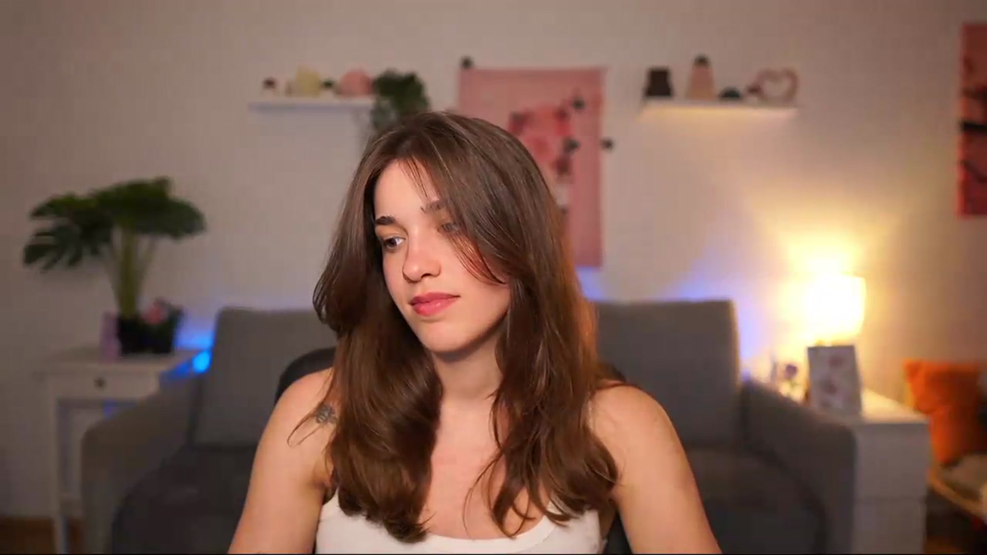 Gallery image thumbnail from Kissiecat's myfreecams stream on, 05/14/2026, 13:44 image 18 of 20