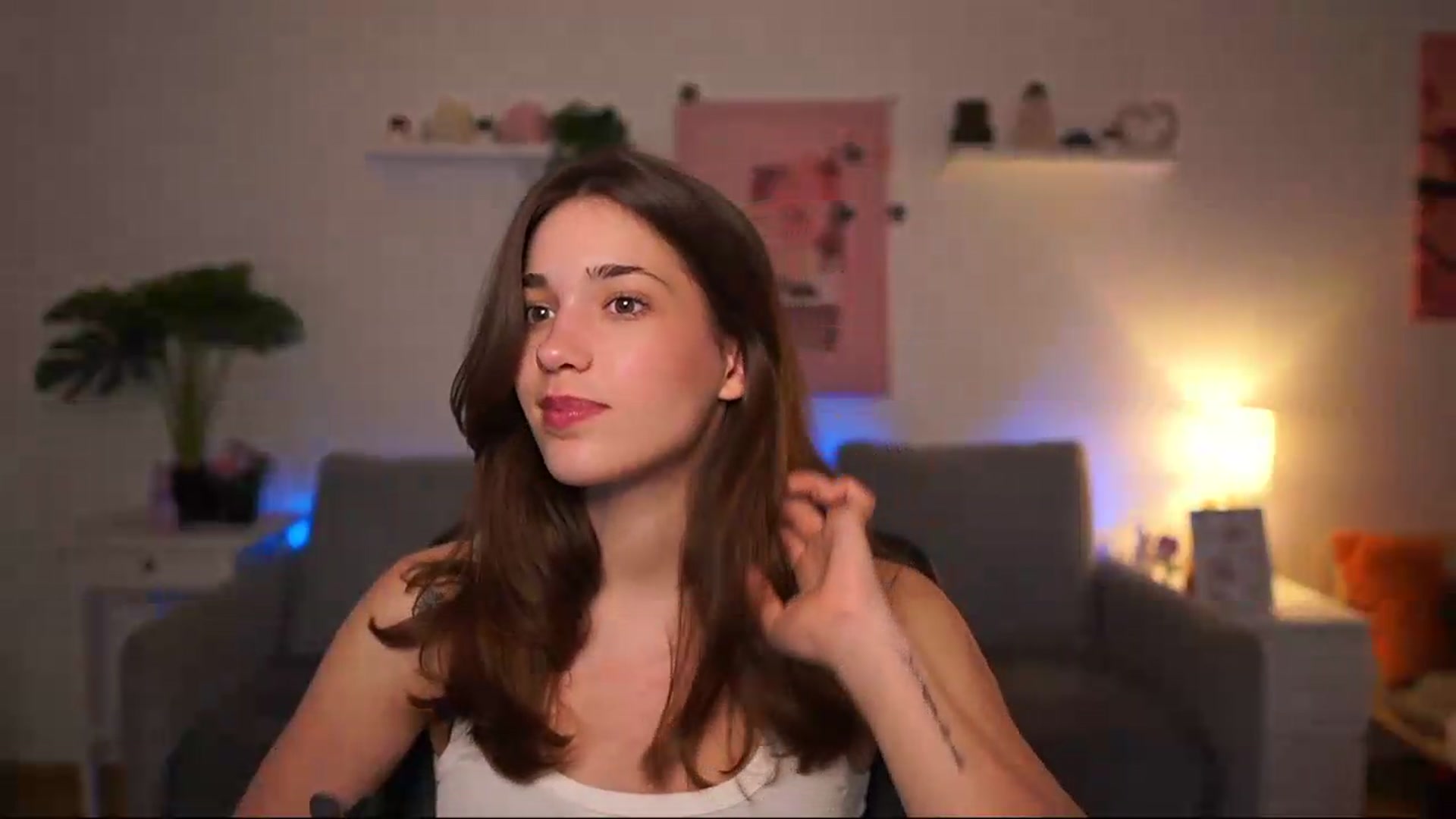Gallery image thumbnail from Kissiecat's myfreecams stream on, 05/14/2026, 13:44 image 16 of 20
