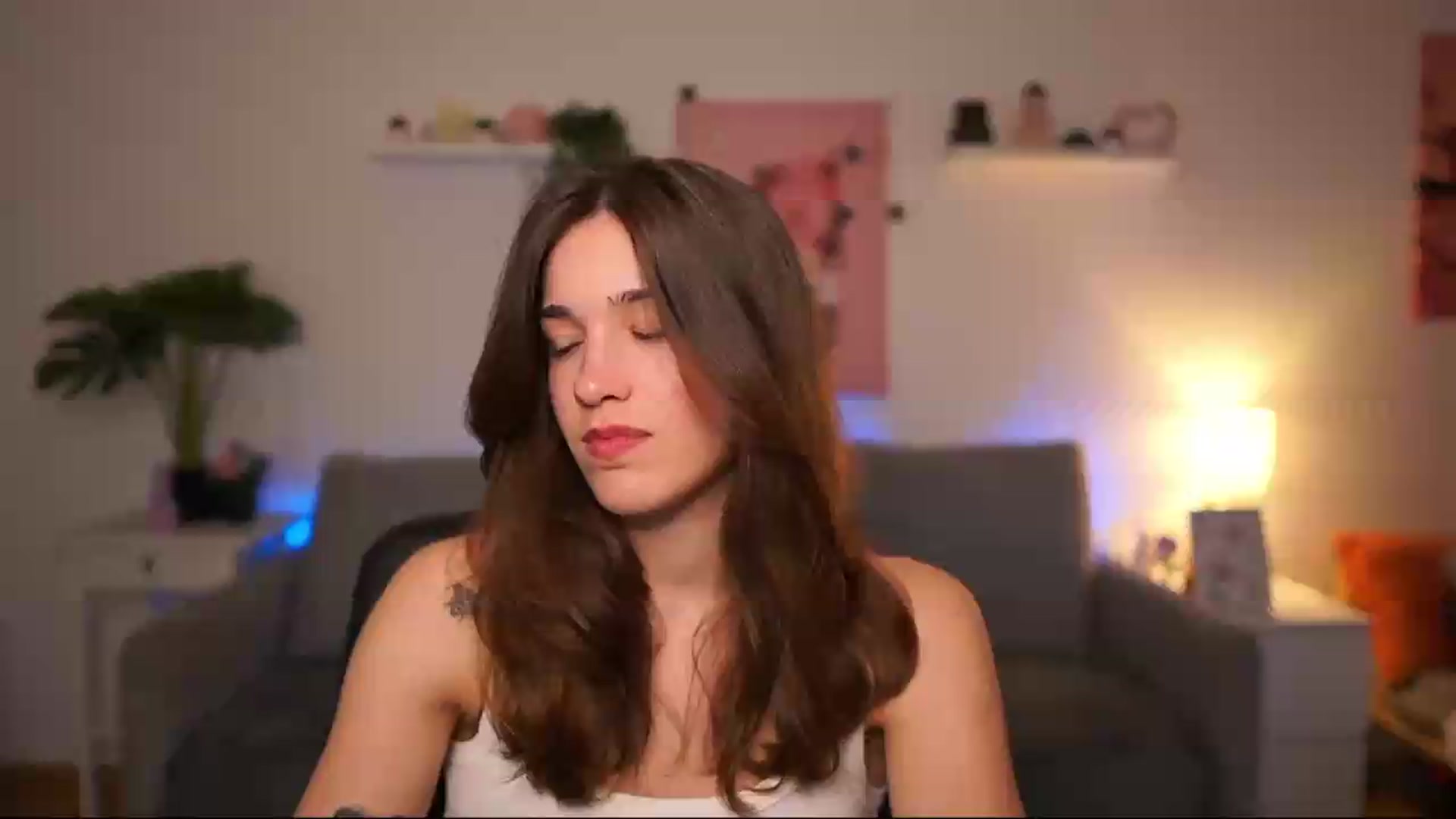 Gallery image thumbnail from Kissiecat's myfreecams stream on, 05/14/2026, 13:44 image 1 of 20