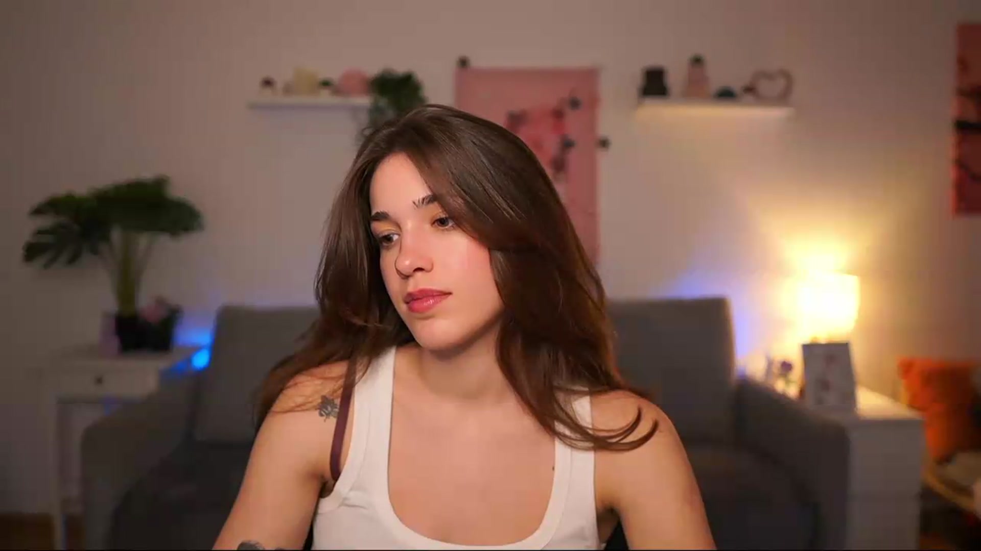 Gallery image thumbnail from Kissiecat's myfreecams stream on, 05/14/2026, 13:44 image 11 of 20
